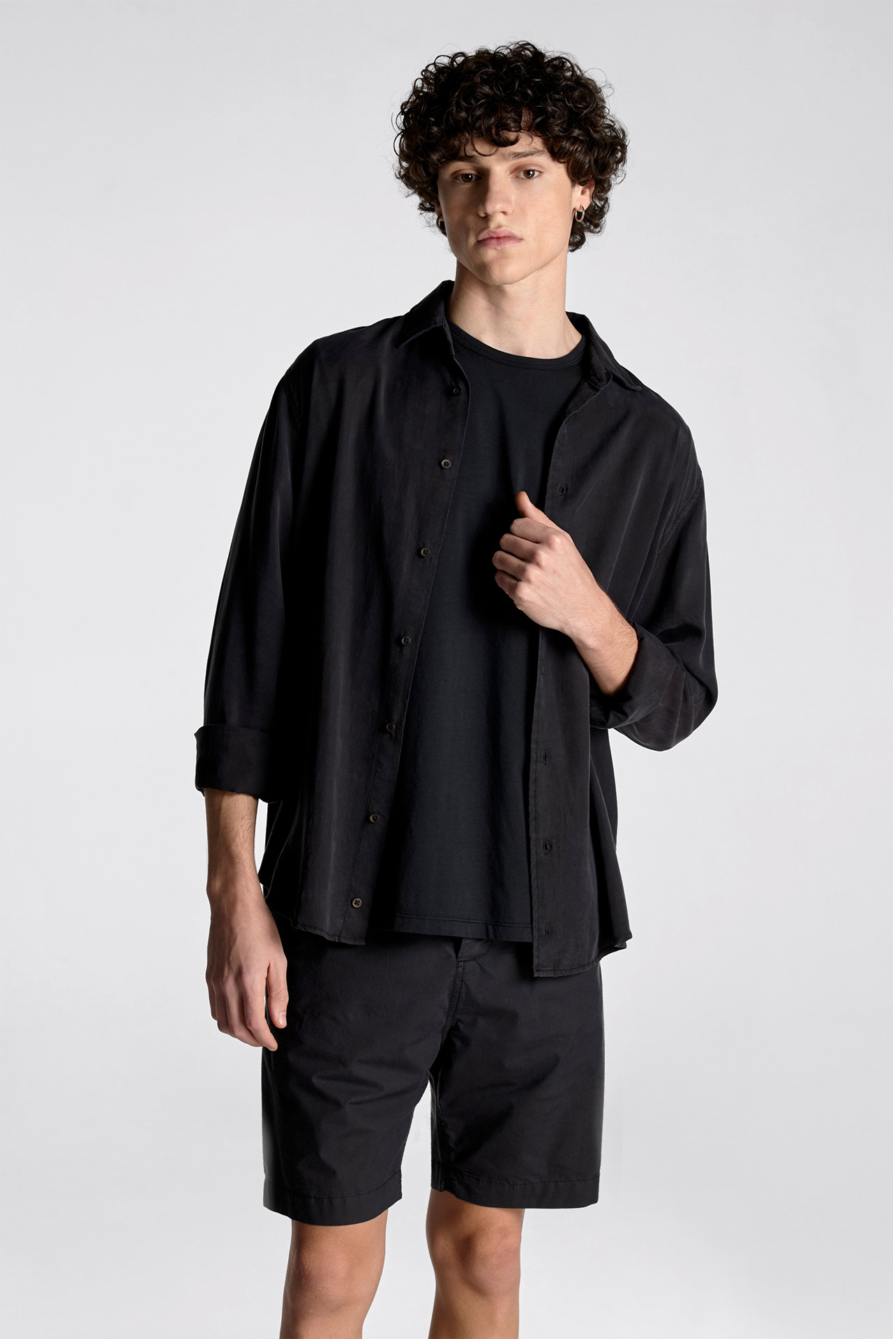 Curved Hem Slim Fit Shirt