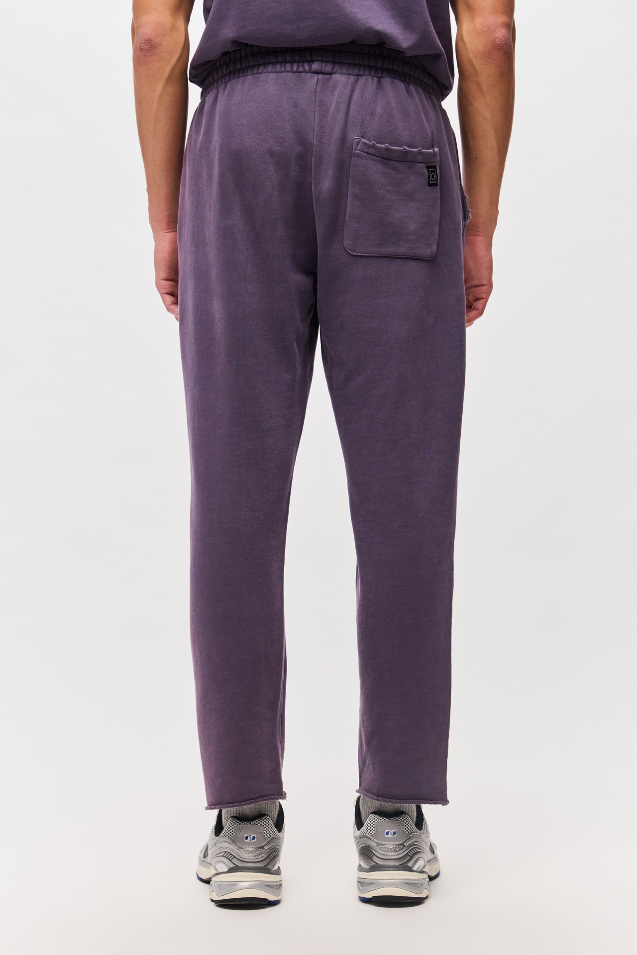 SWEATPANTS WITH DESTROYS