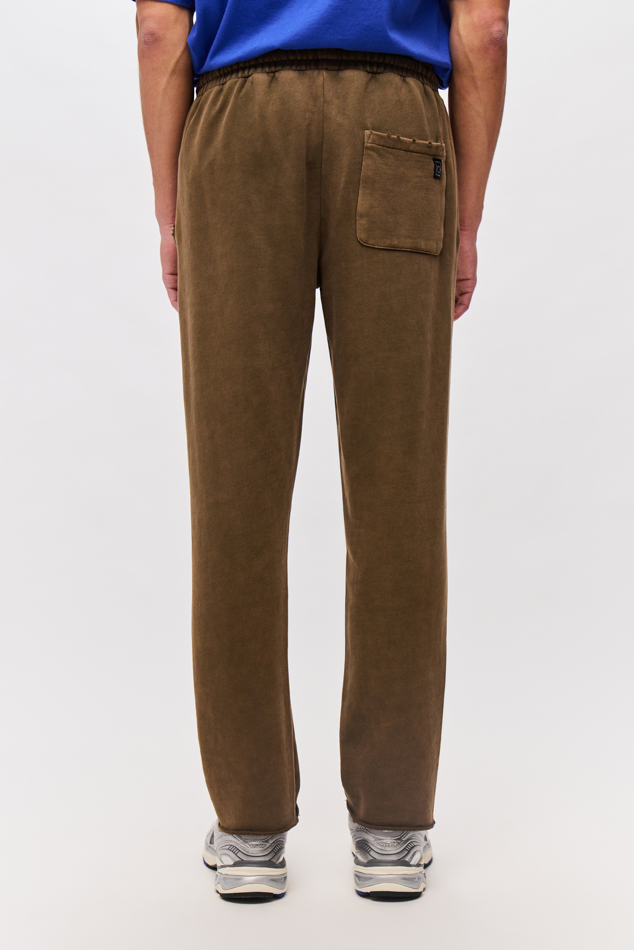 SWEATPANTS WITH DESTROYS