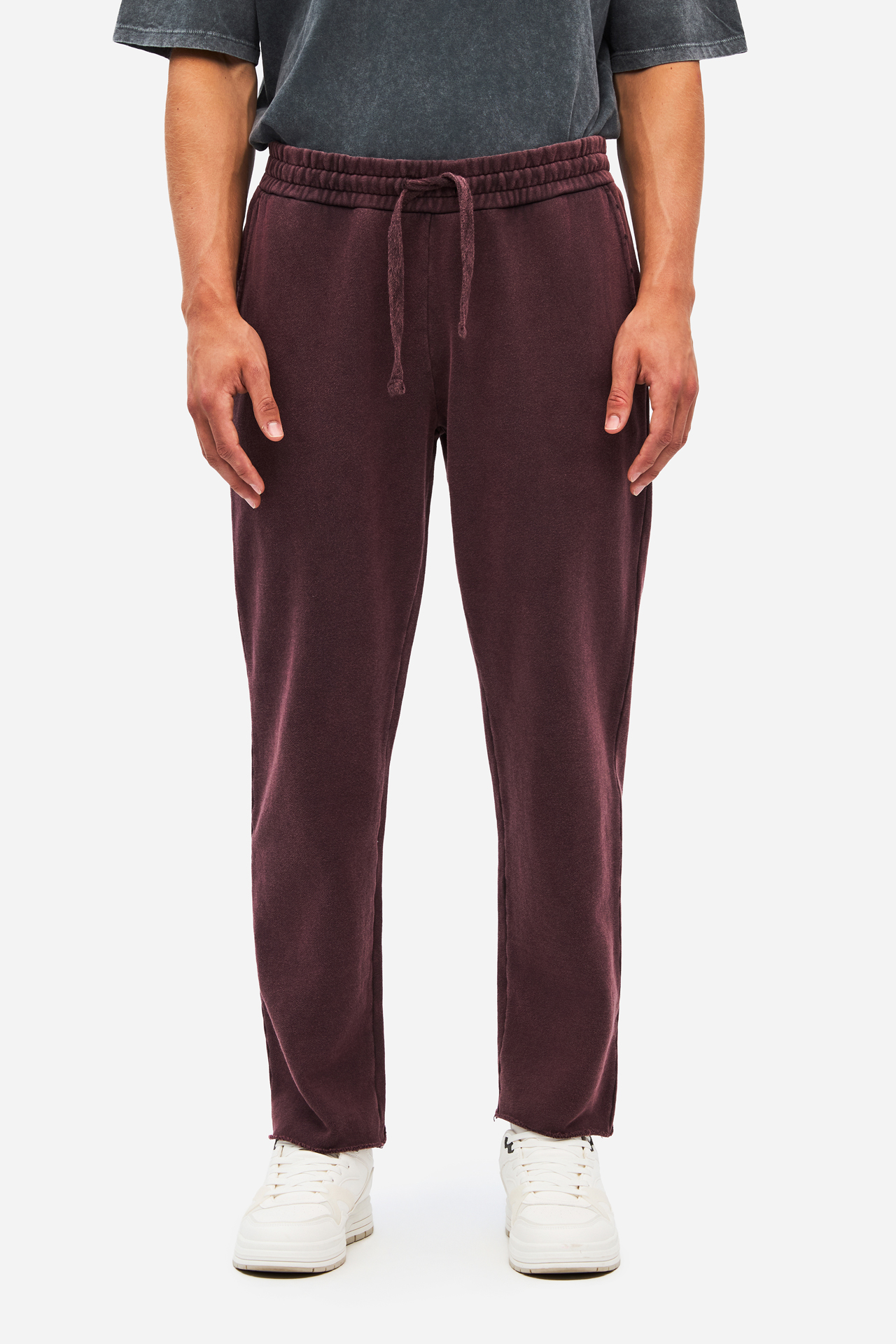 SWEATPANTS WITH DESTROYS