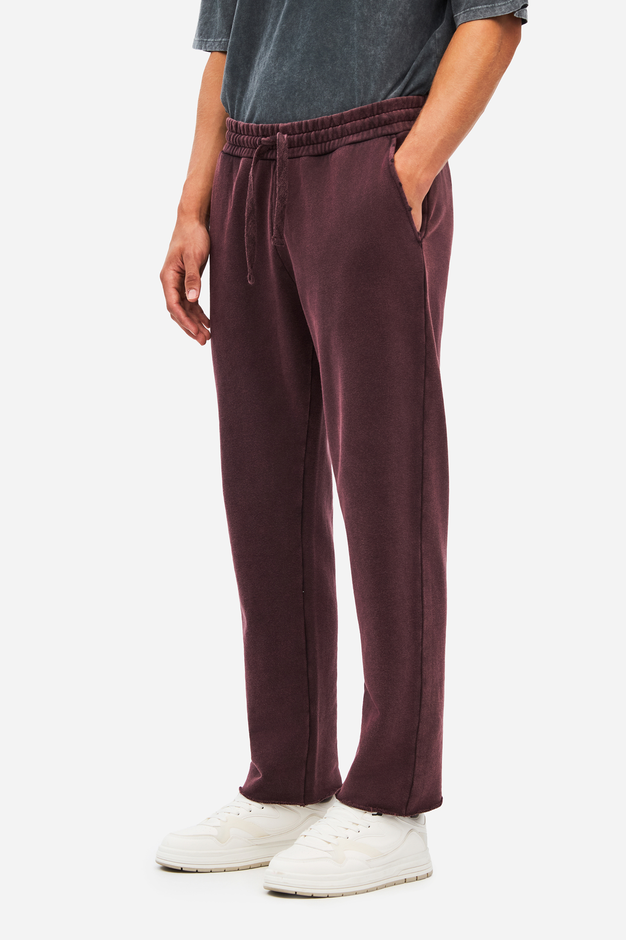 SWEATPANTS WITH DESTROYS