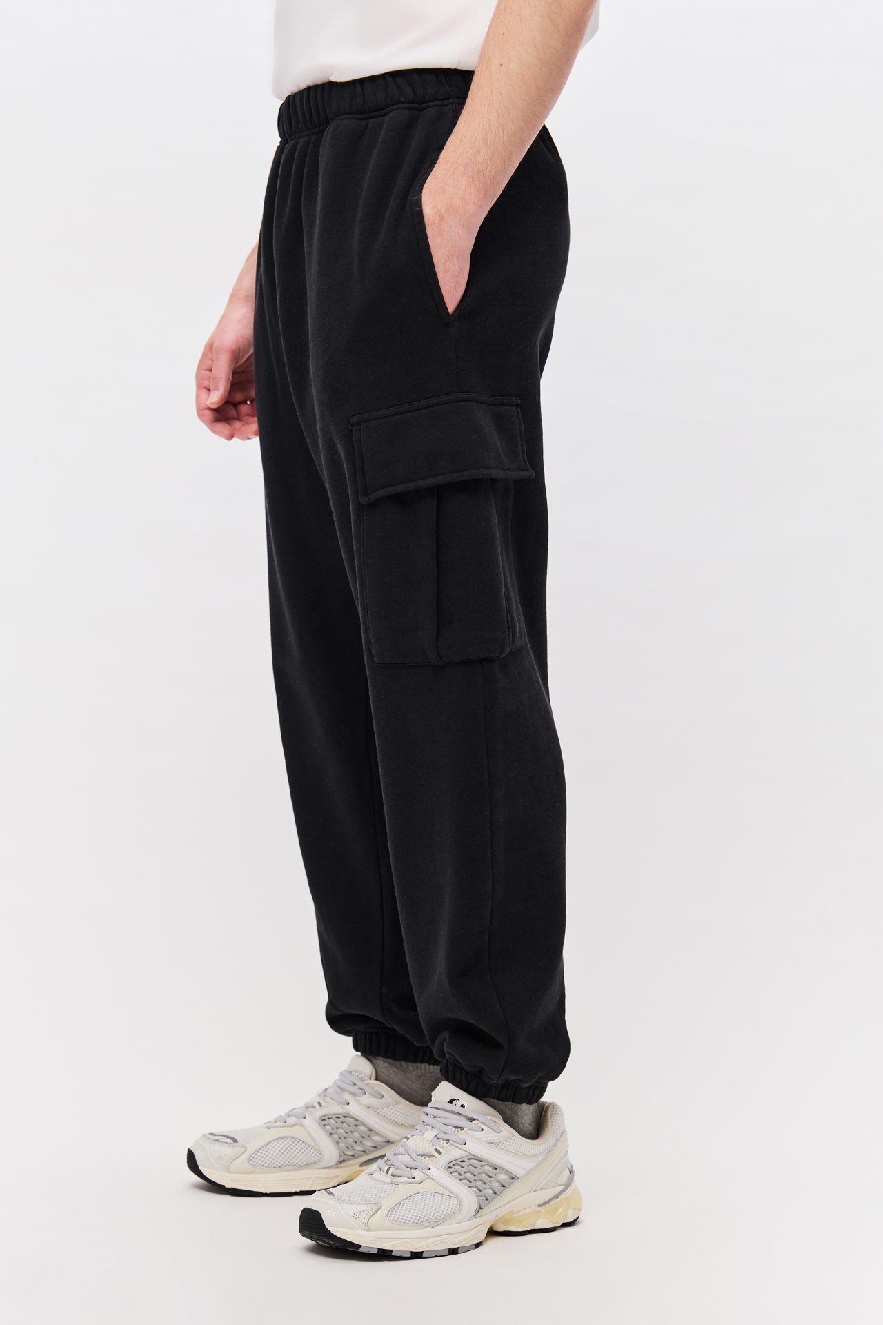 RELAXED CARGO SWEATPANT