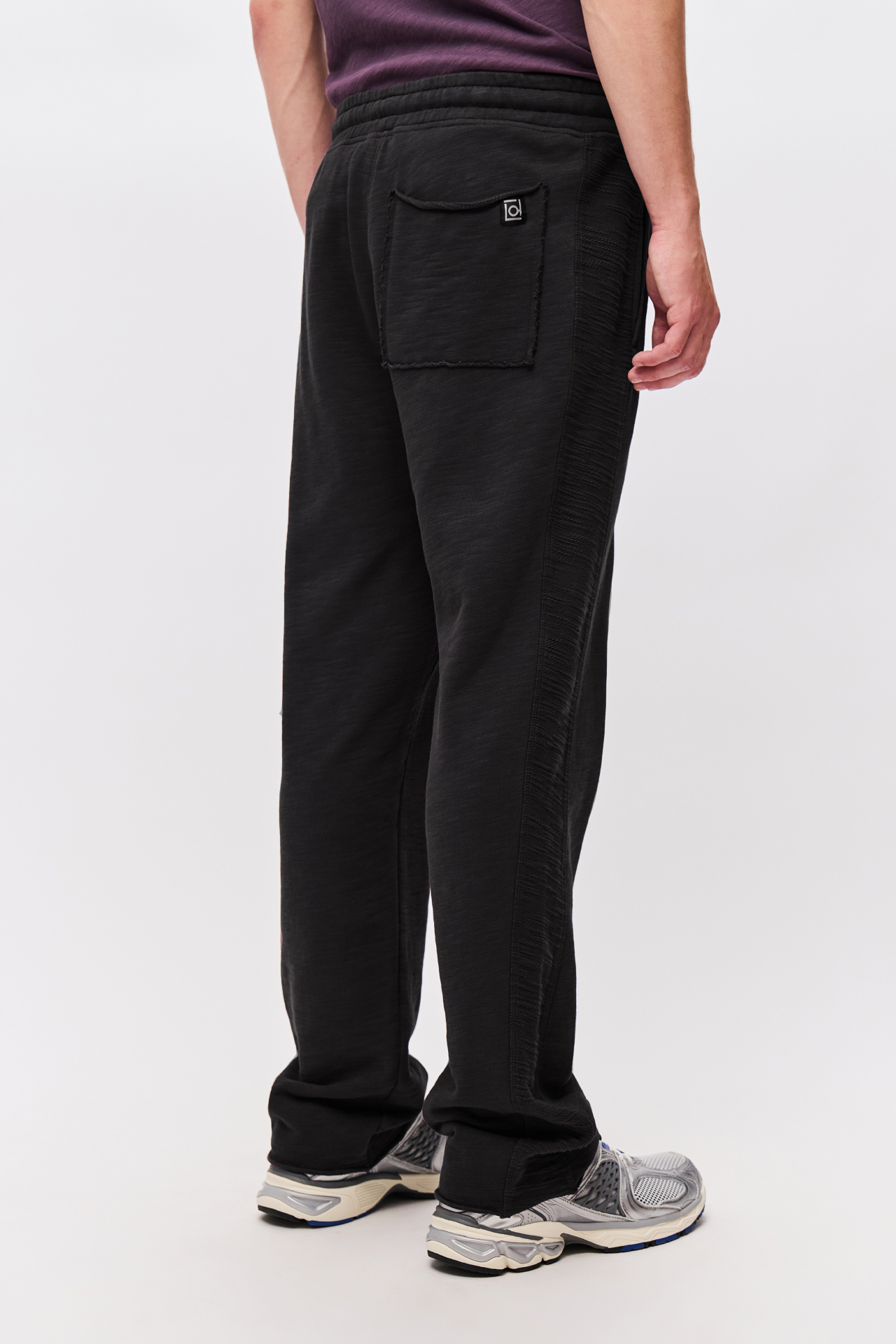 RELAXED SWEATPANTS WITH CONTRAST PANEL