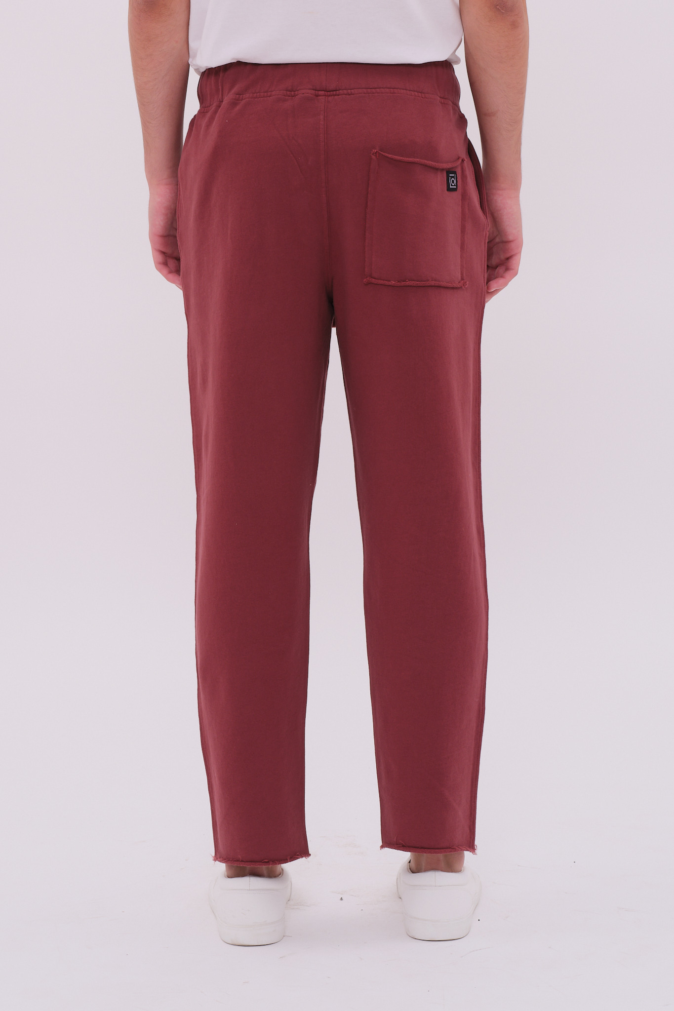 THE RAW EDGES SWEATPANT