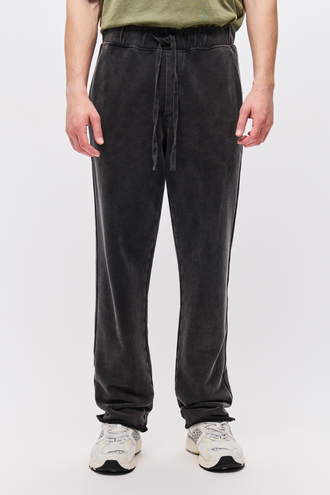 THE RAW EDGES SWEATPANT