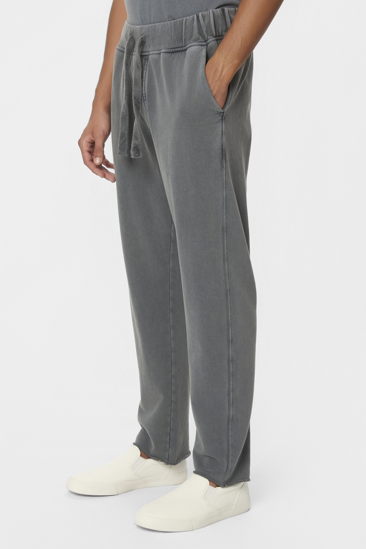 THE RAW EDGES SWEATPANT