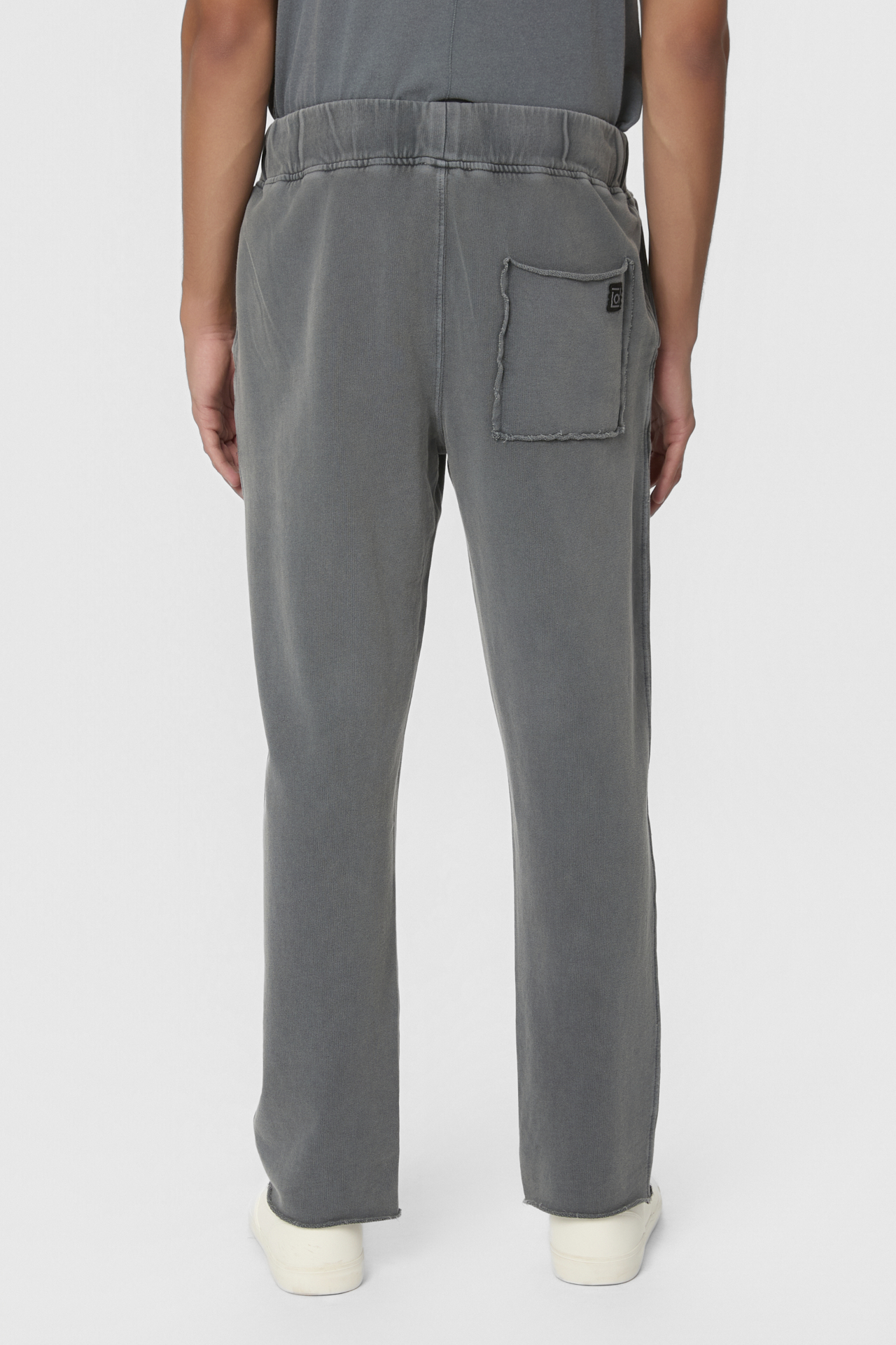 THE RAW EDGES SWEATPANT
