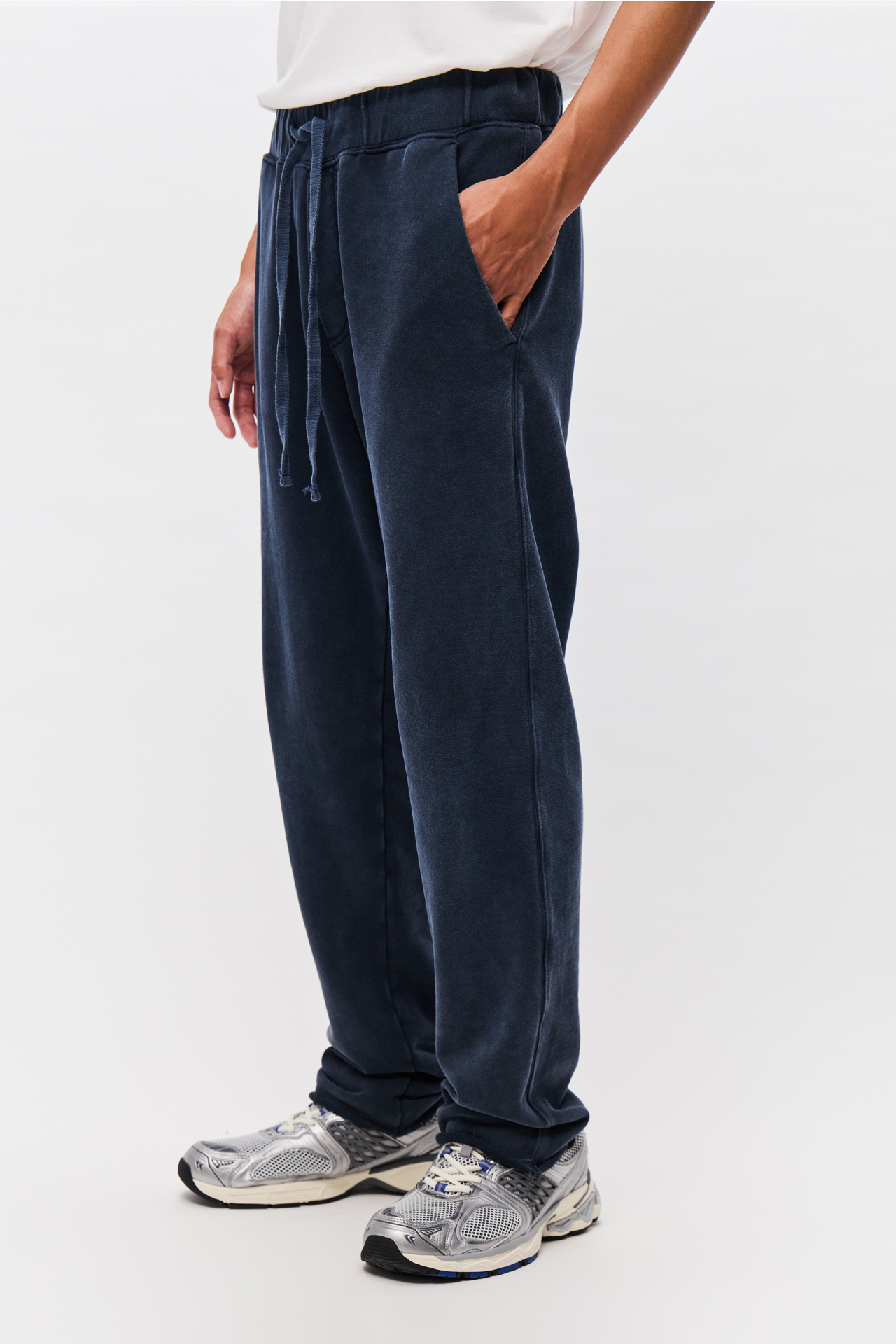 THE RAW EDGES SWEATPANT