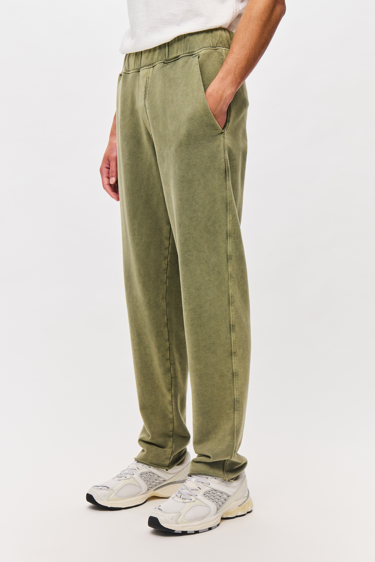 THE RAW EDGES SWEATPANT
