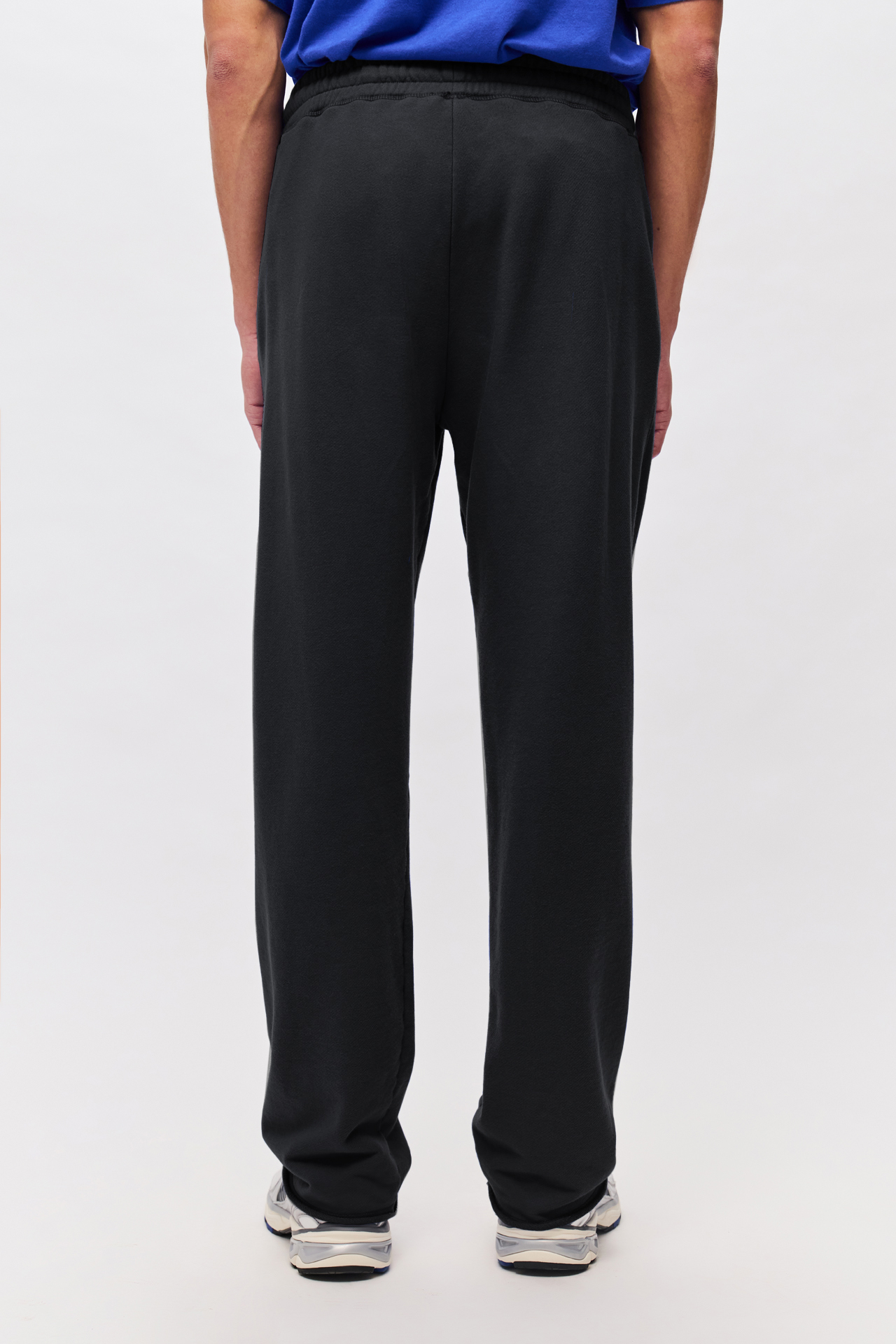 RELAXED SWEATPANTS WITH RAW EDGE HEM