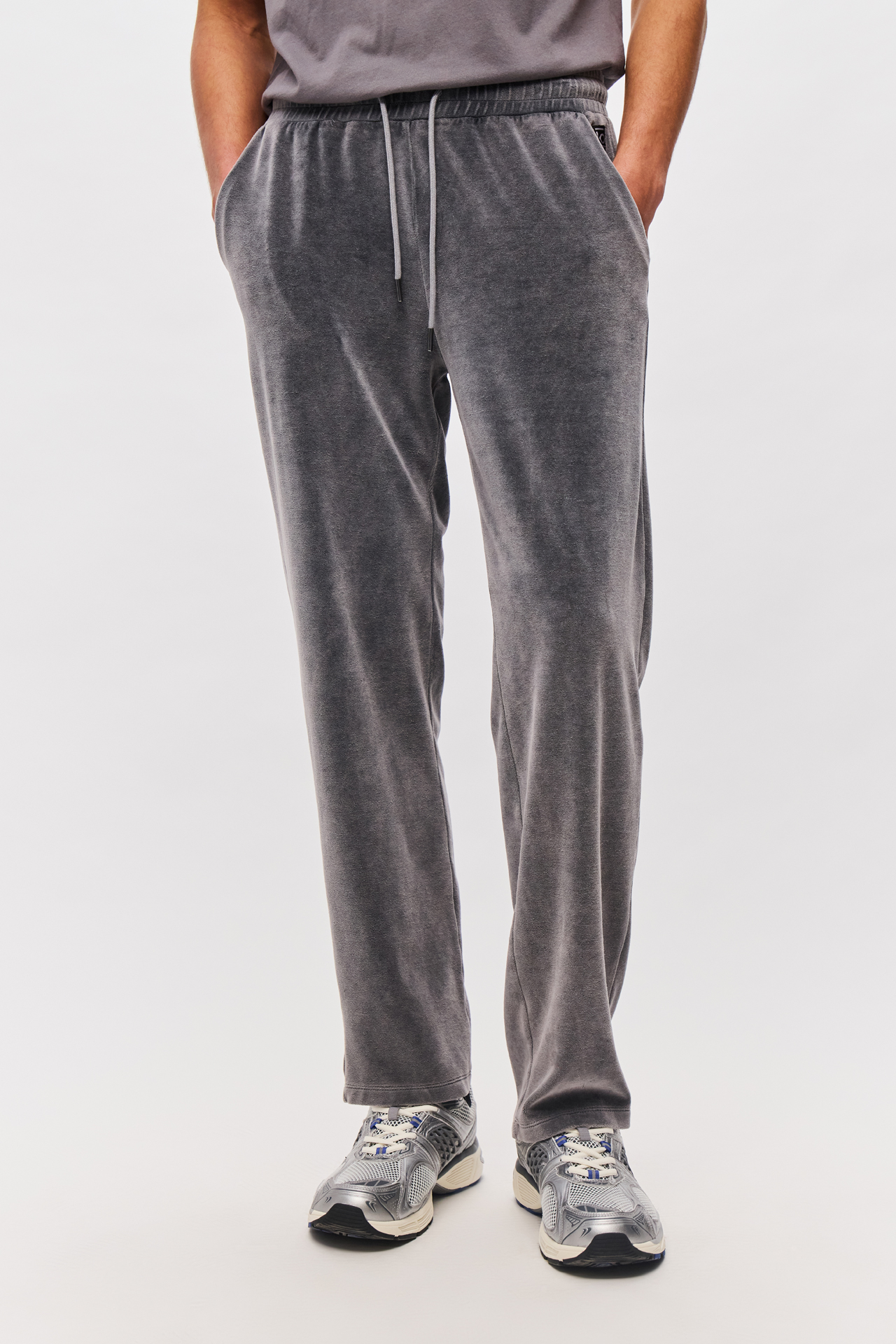 RELAXED VELVET SWEATPANTS