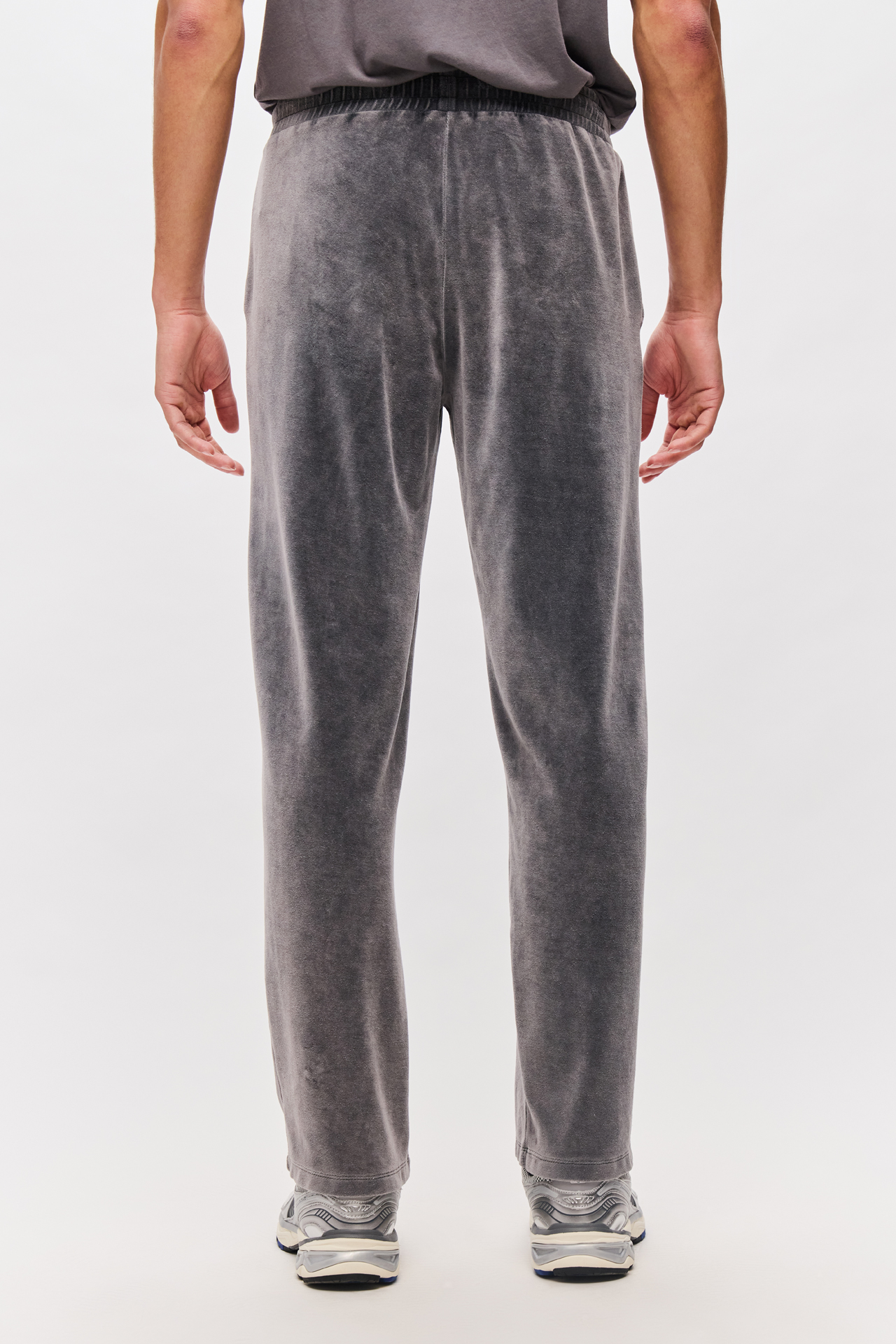 RELAXED VELVET SWEATPANTS