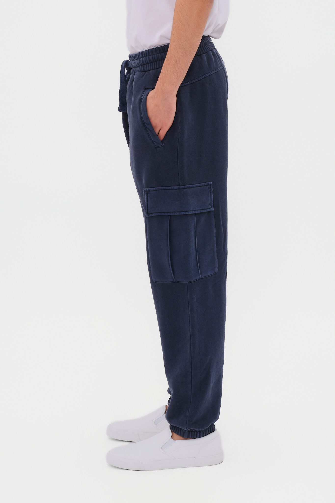 RELAXED CARGO SWEATPANTS