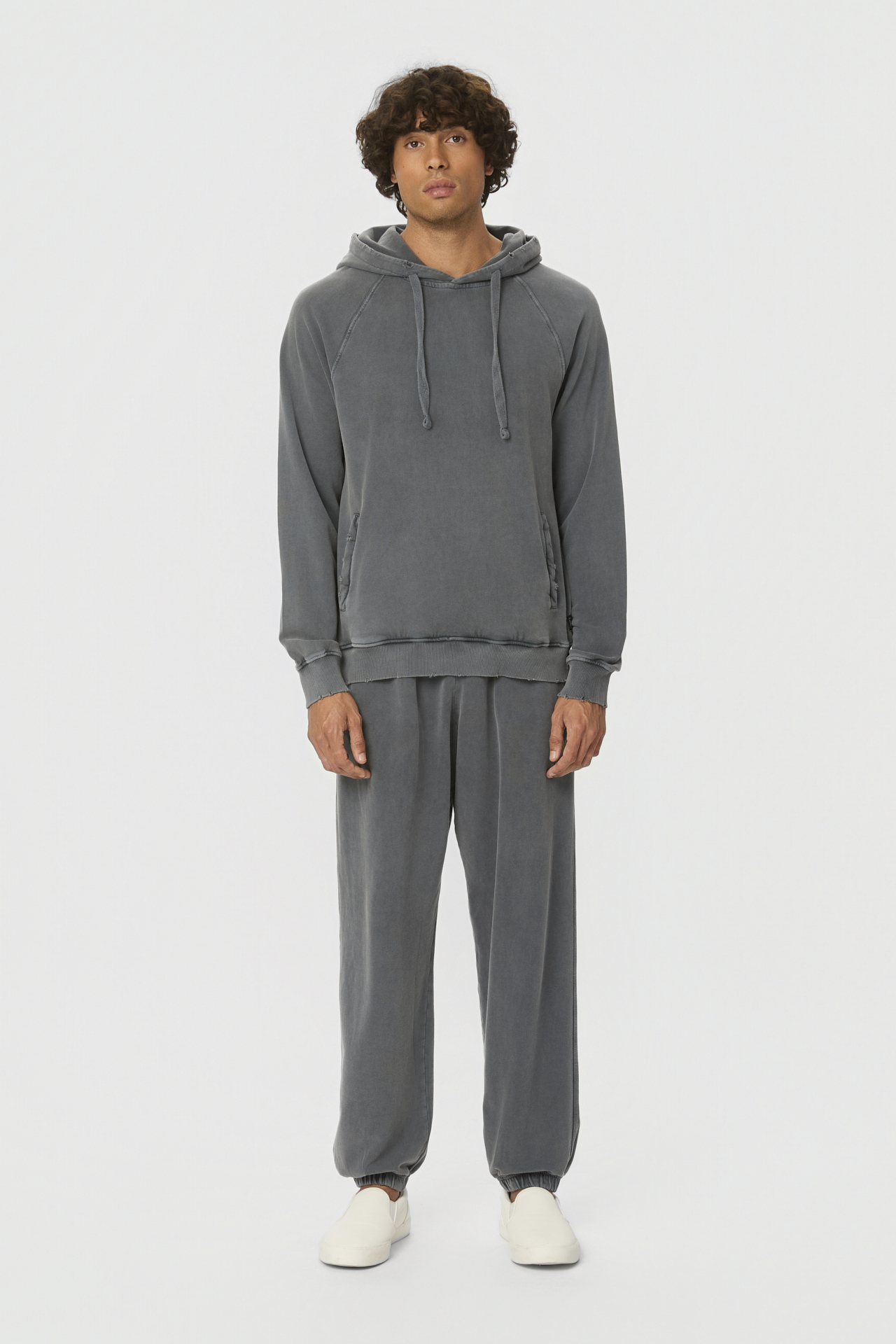 RELAXED CUFFED SWEATPANTS
