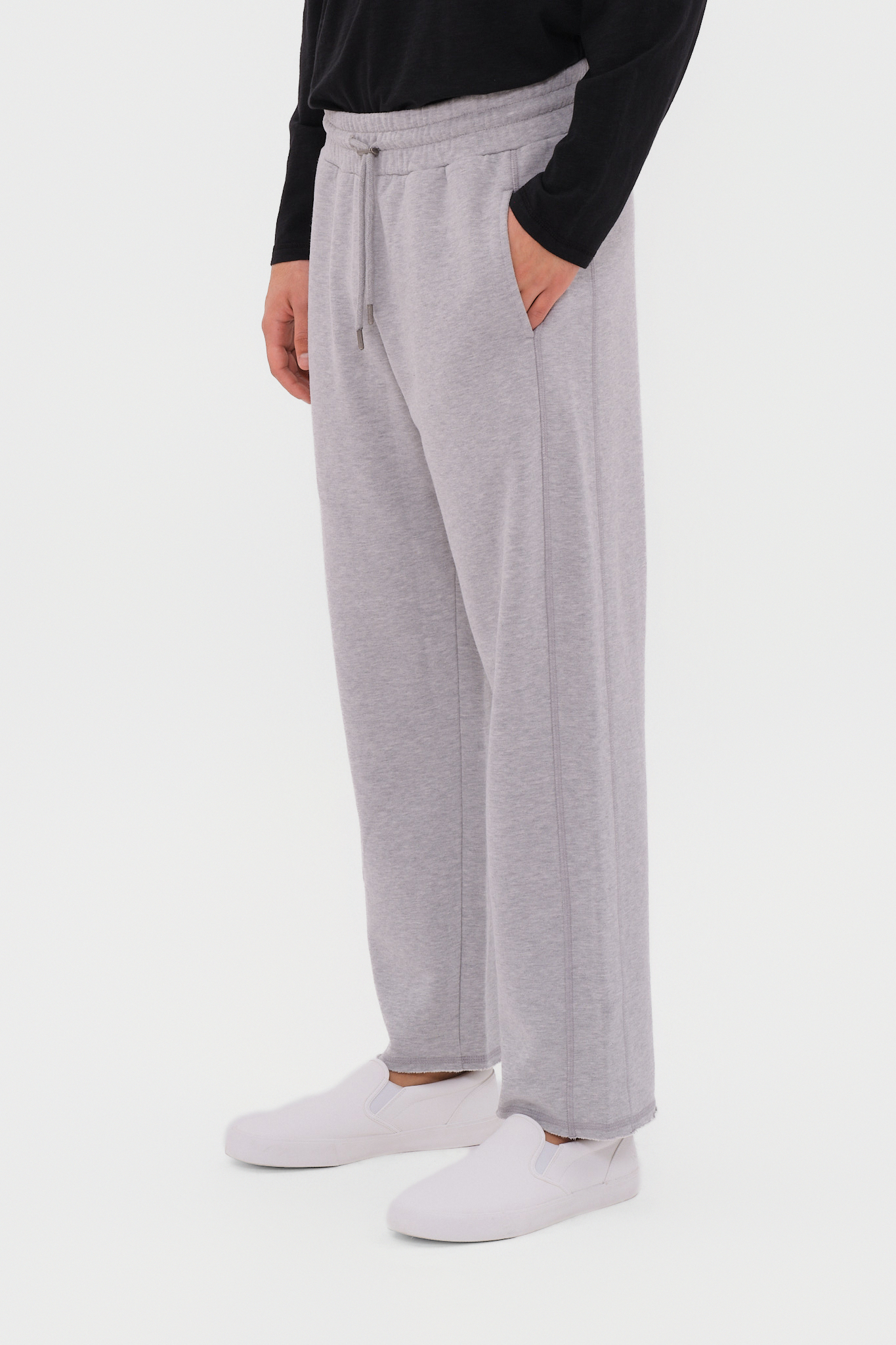 STRAIGHT LEG SWEATPANTS