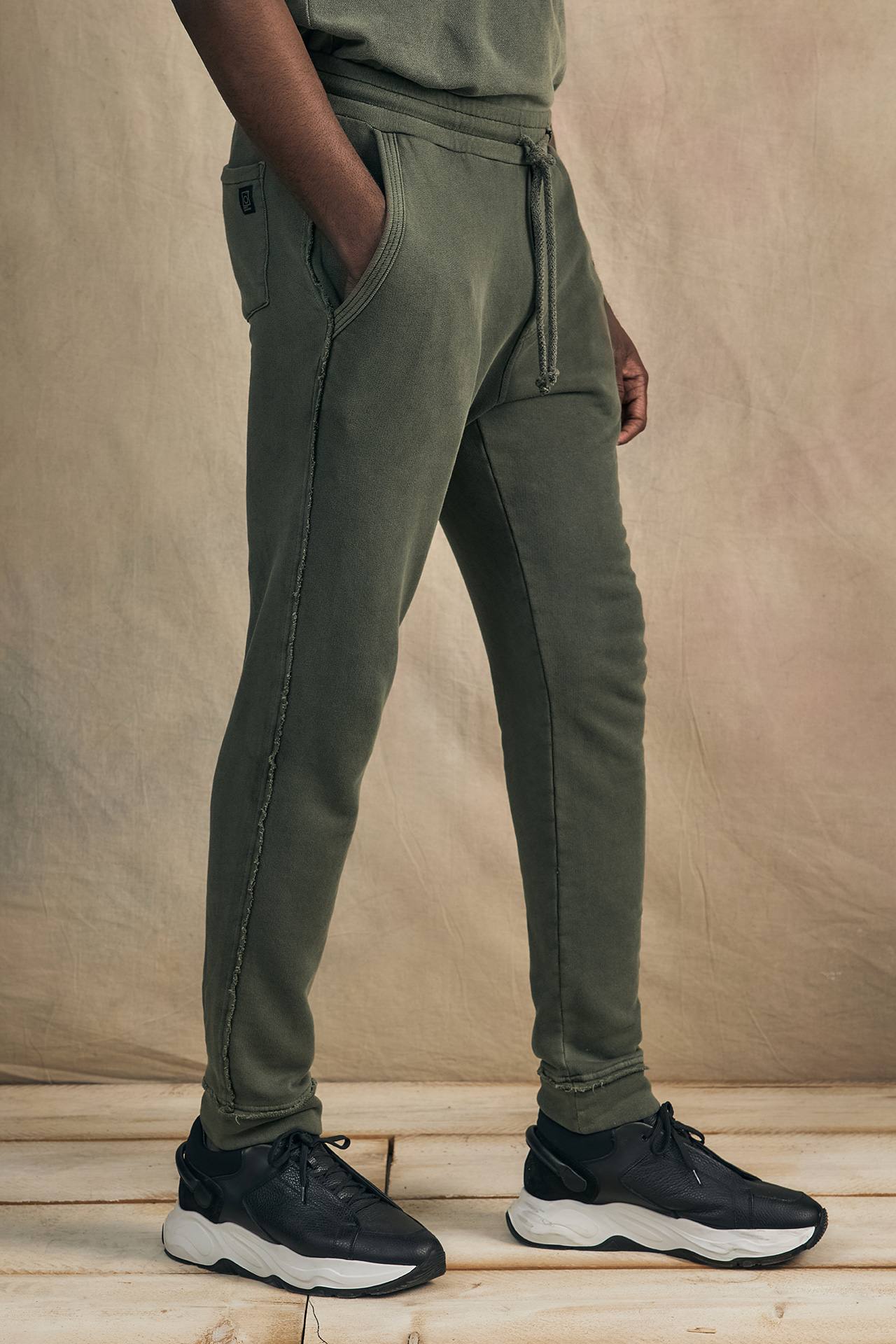 ACID LOOSE KNIT RAW-CUT JOGGER