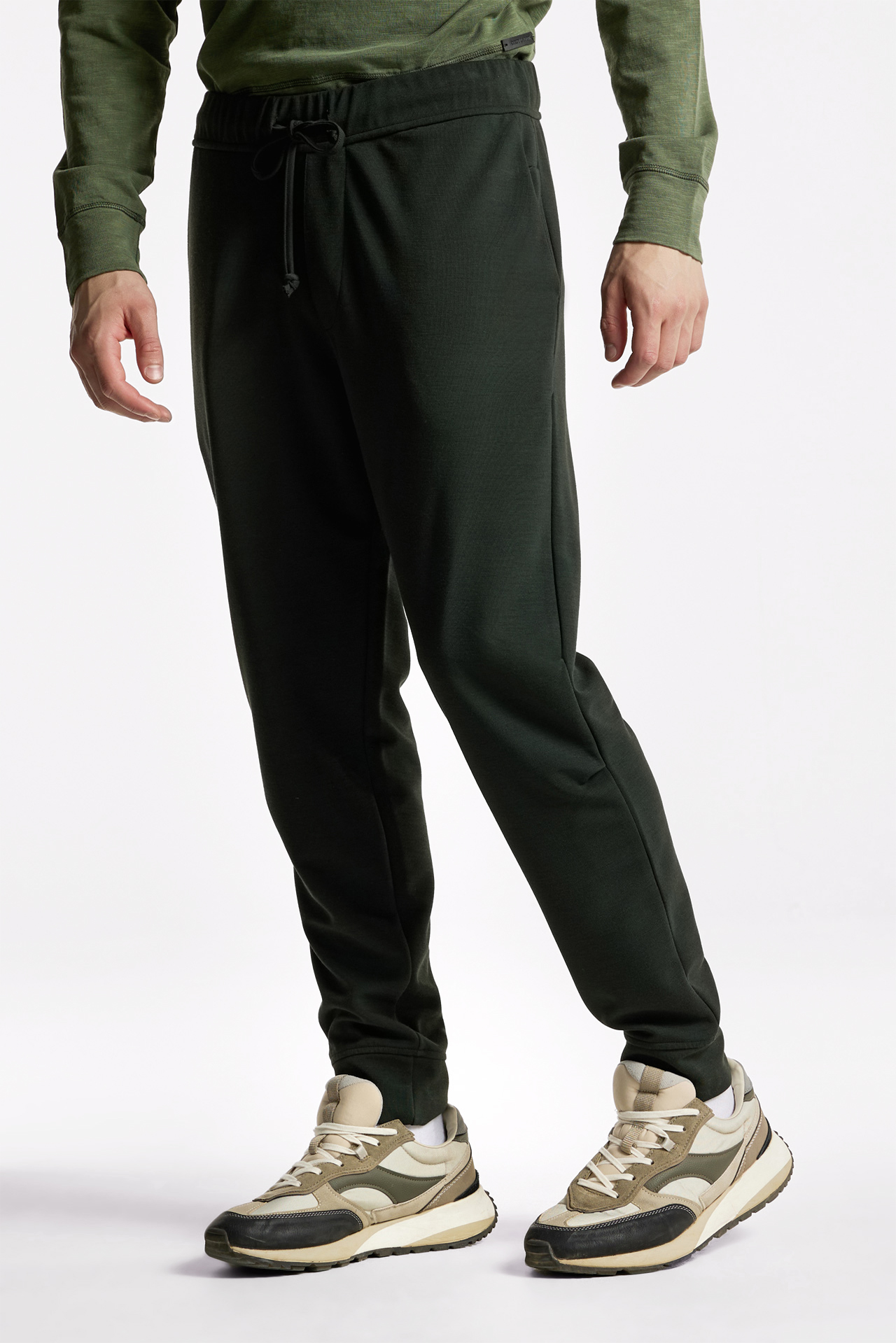 Knee Pleated Sport Pants