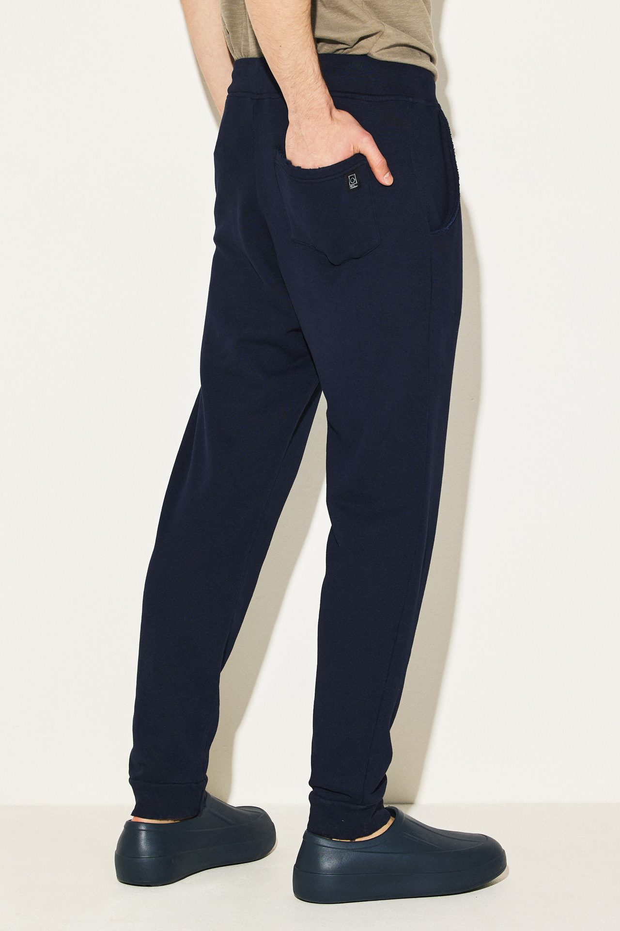 LOOSE KNIT DESTROYED POCKETS SP.
