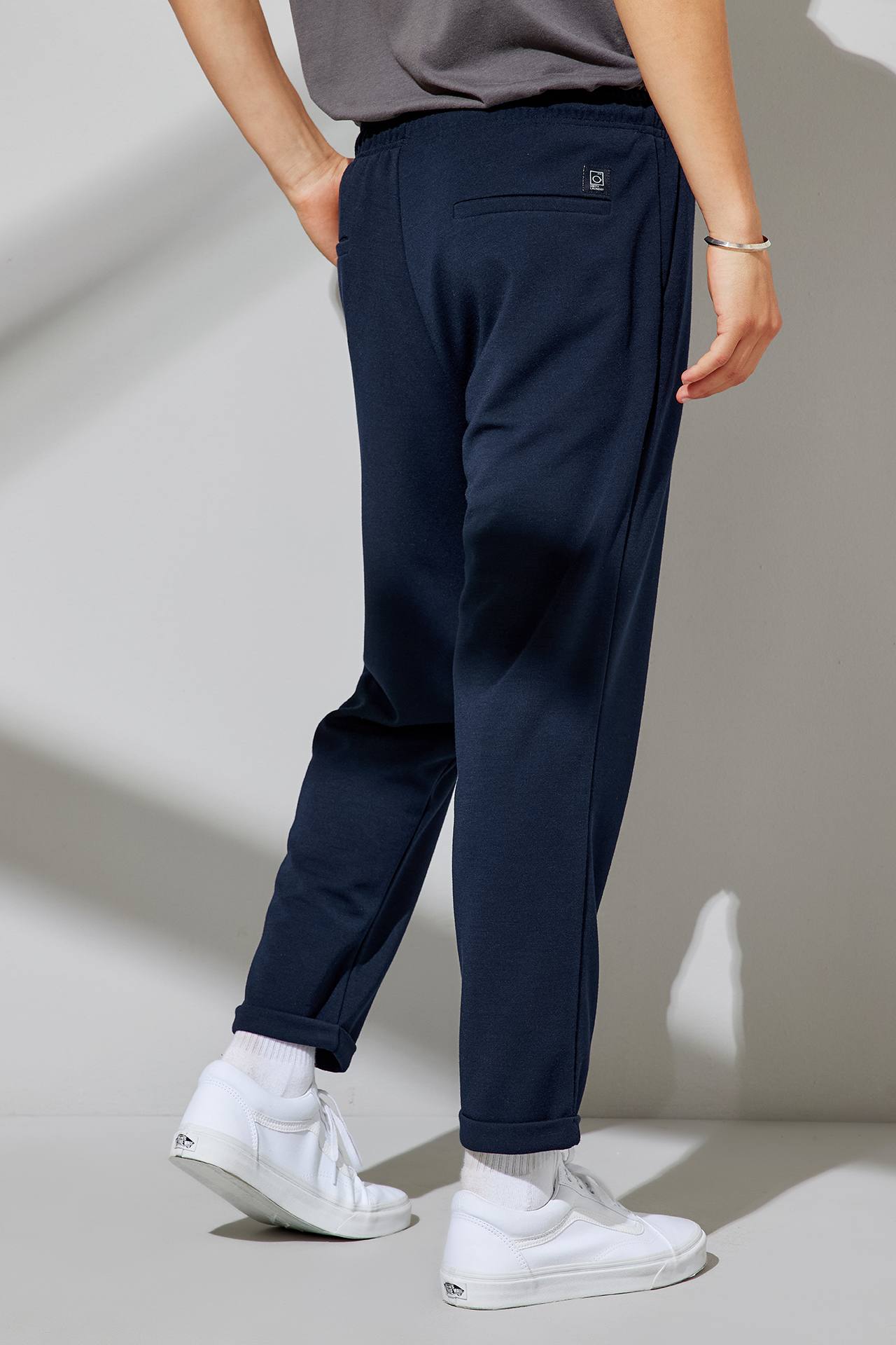 SPECIAL FABRIC ROLLED HEM CHINOS