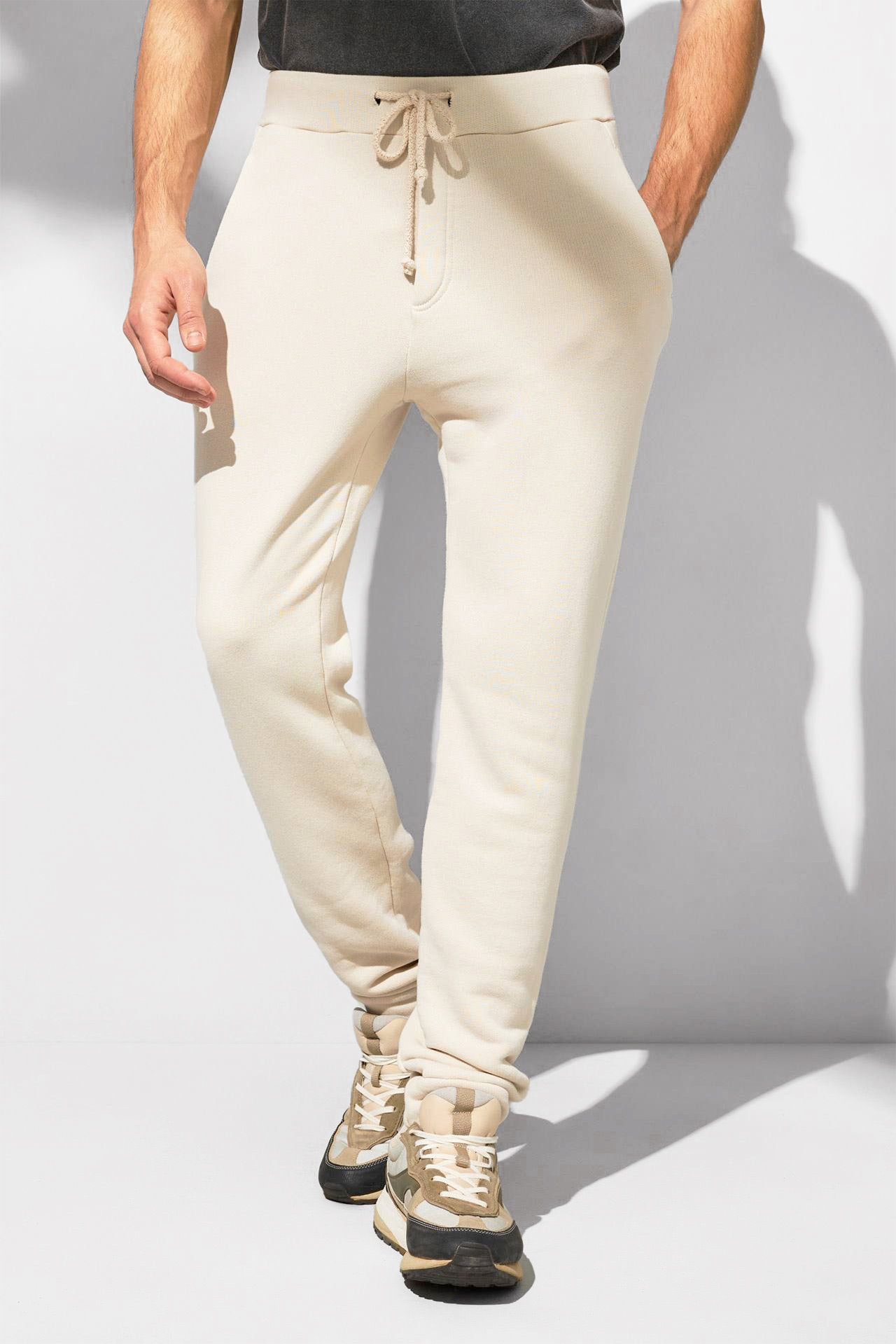 Sweatpants with pockets in the front online