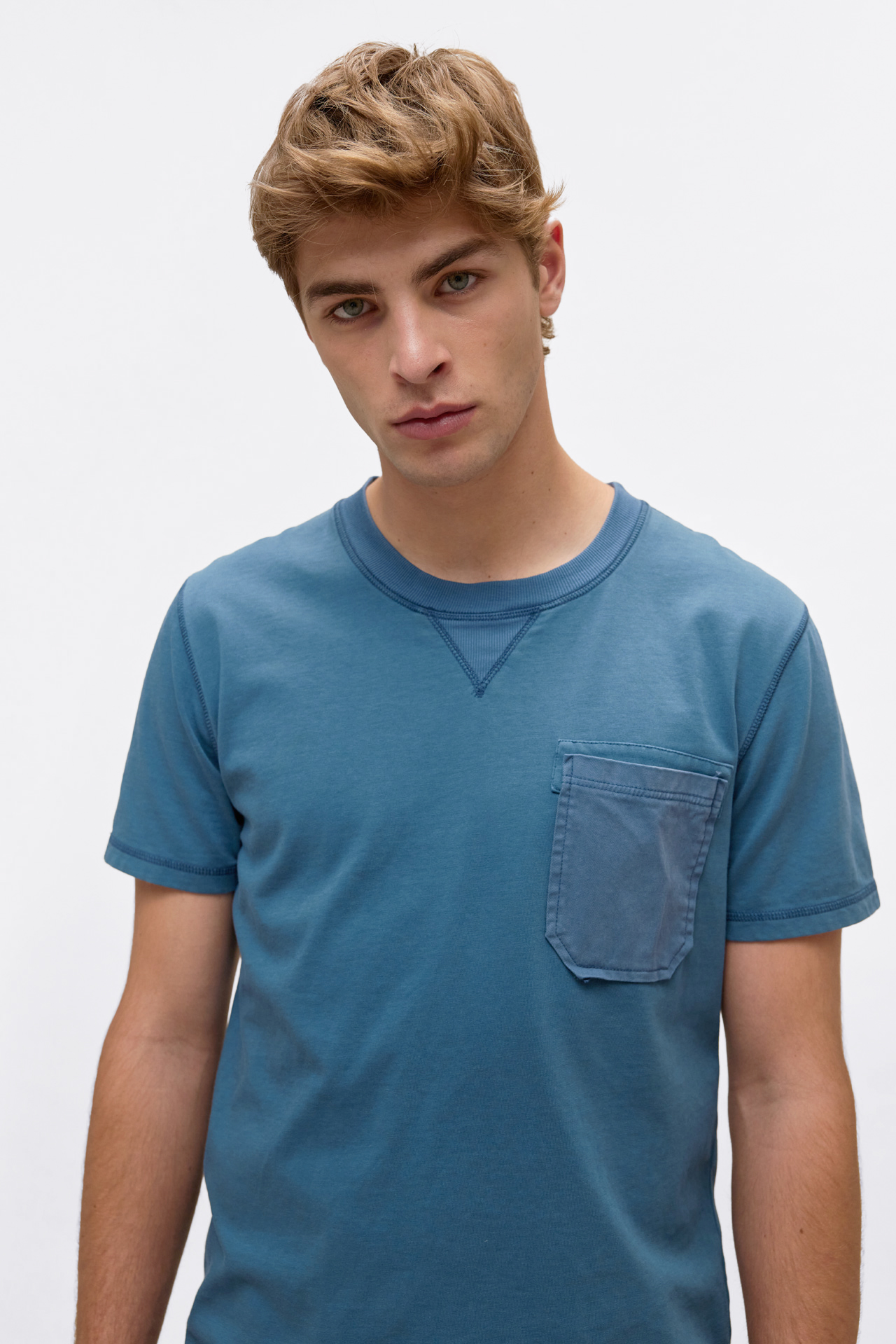 Contrast Detailed T-shirt