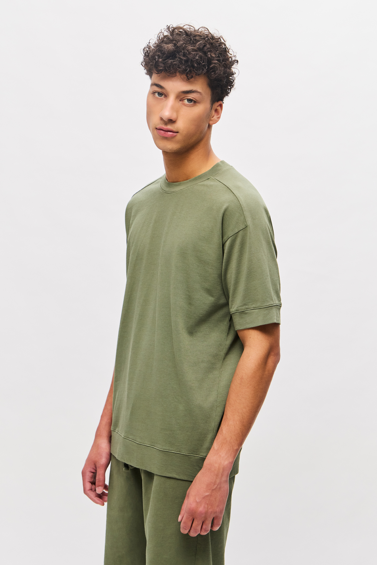 RELAXED RAGLAN T-SHIRT