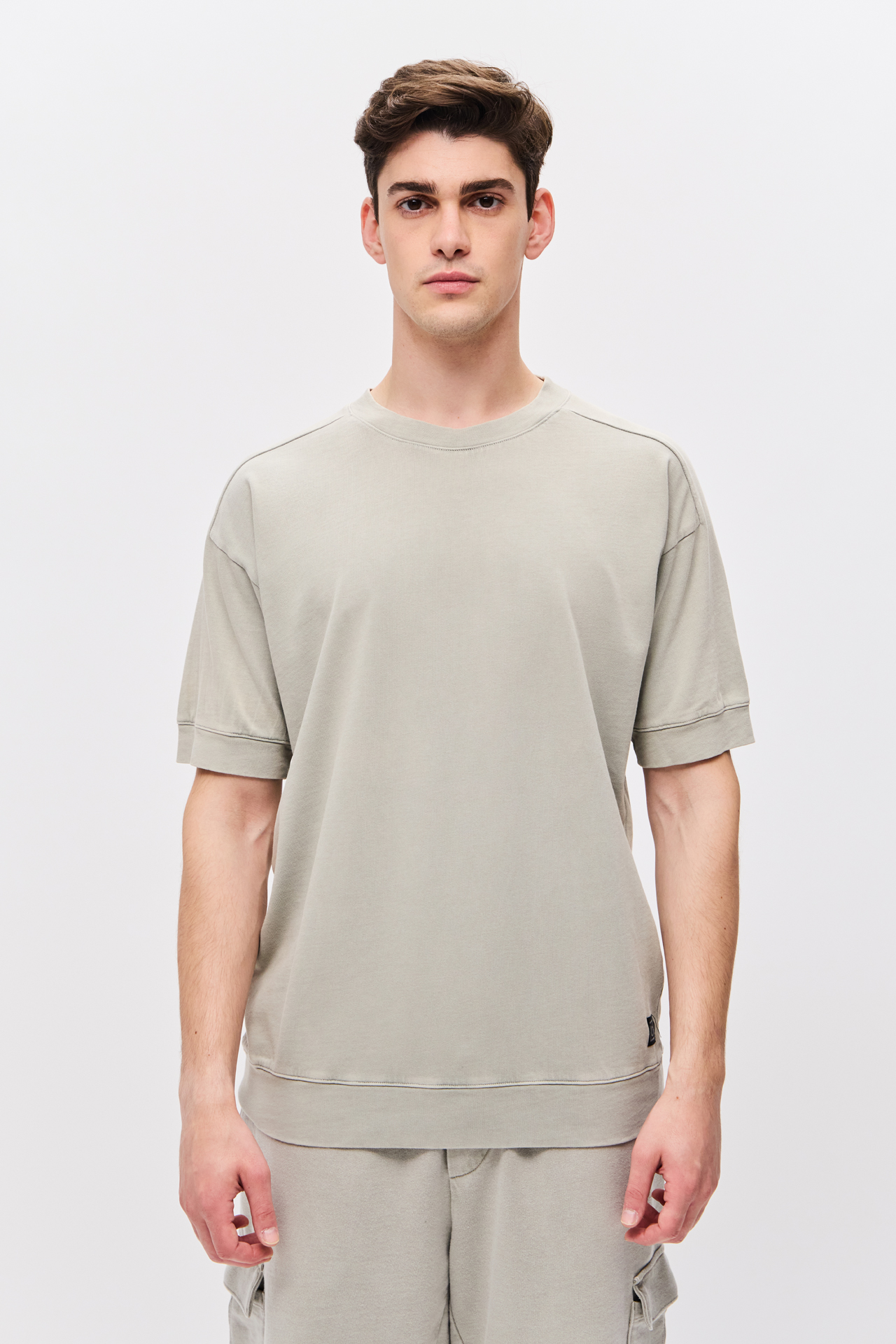 RELAXED RAGLAN T-SHIRT