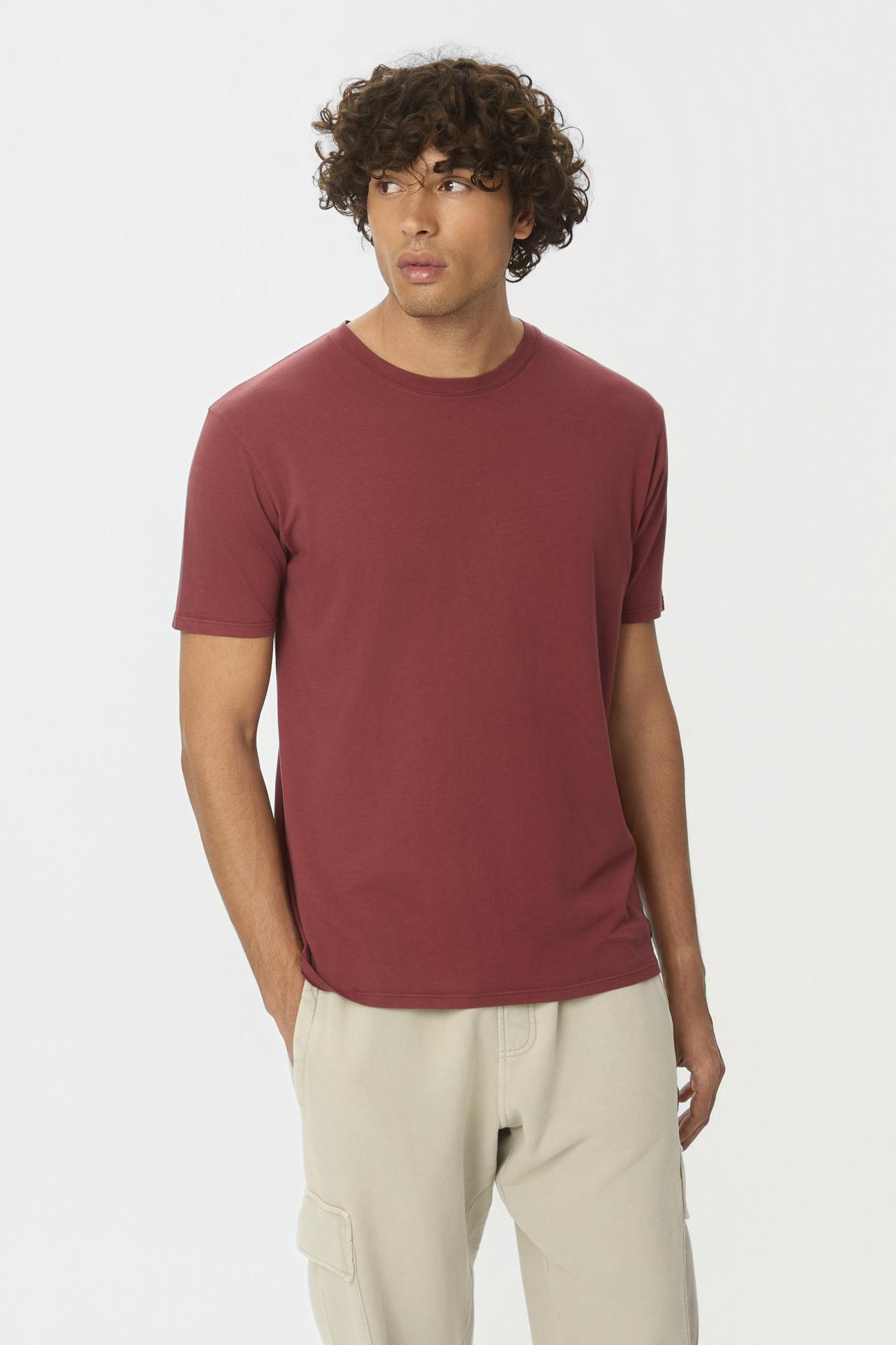 RELAXED ROUNDNECK T-SHIRT