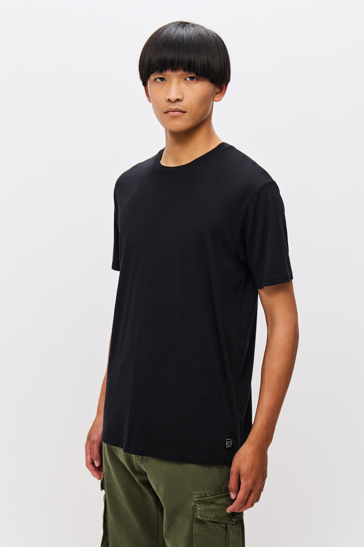 RELAXED ROUNDNECK T-SHIRT