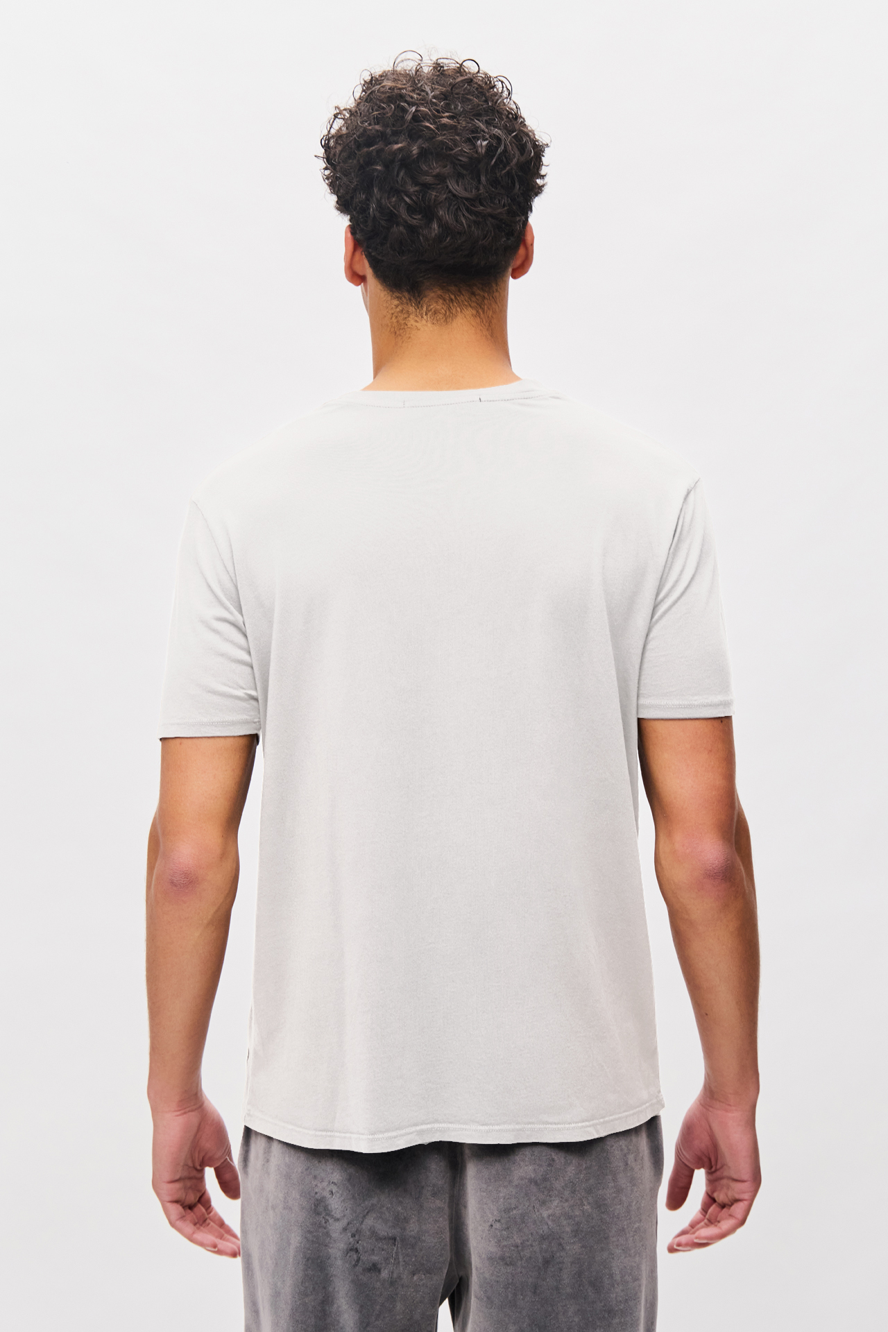 RELAXED ROUNDNECK T-SHIRT