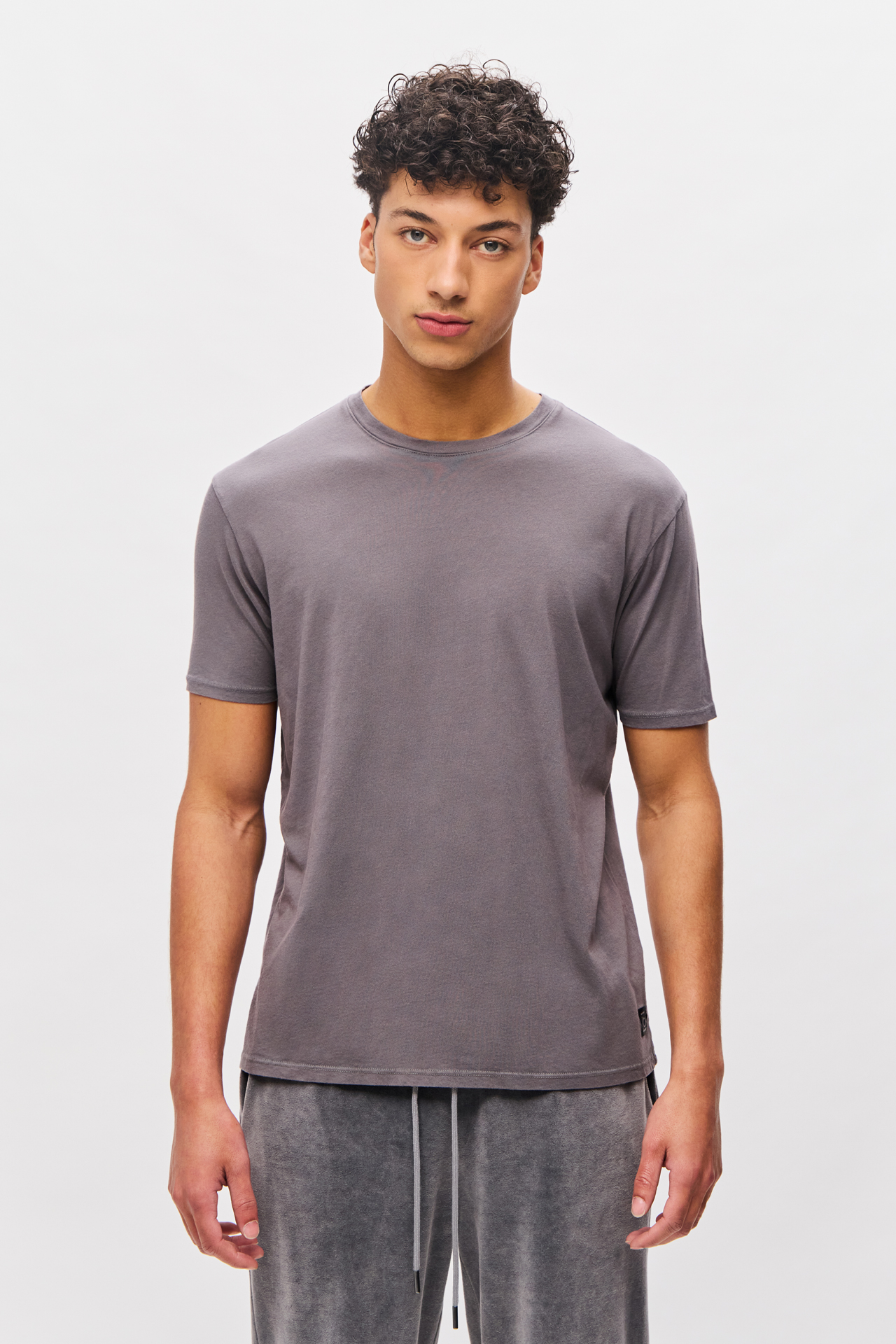 RELAXED ROUNDNECK T-SHIRT