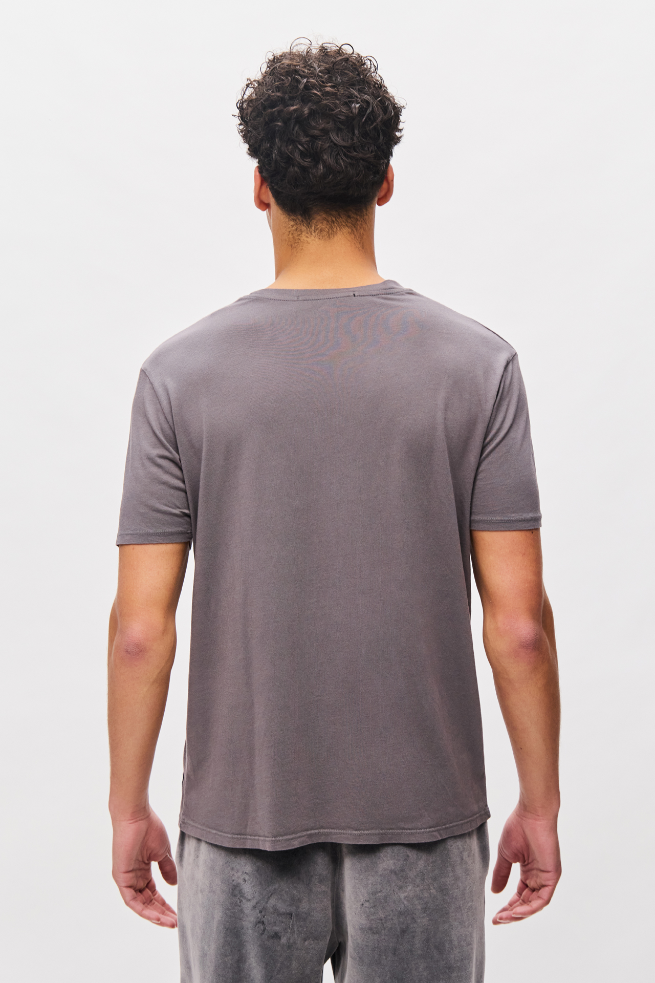 RELAXED ROUNDNECK T-SHIRT