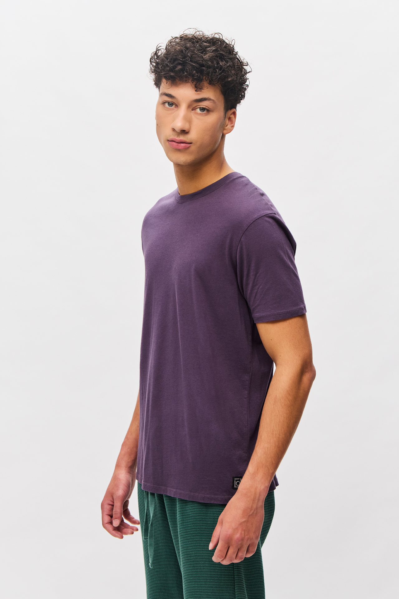 RELAXED ROUNDNECK T-SHIRT