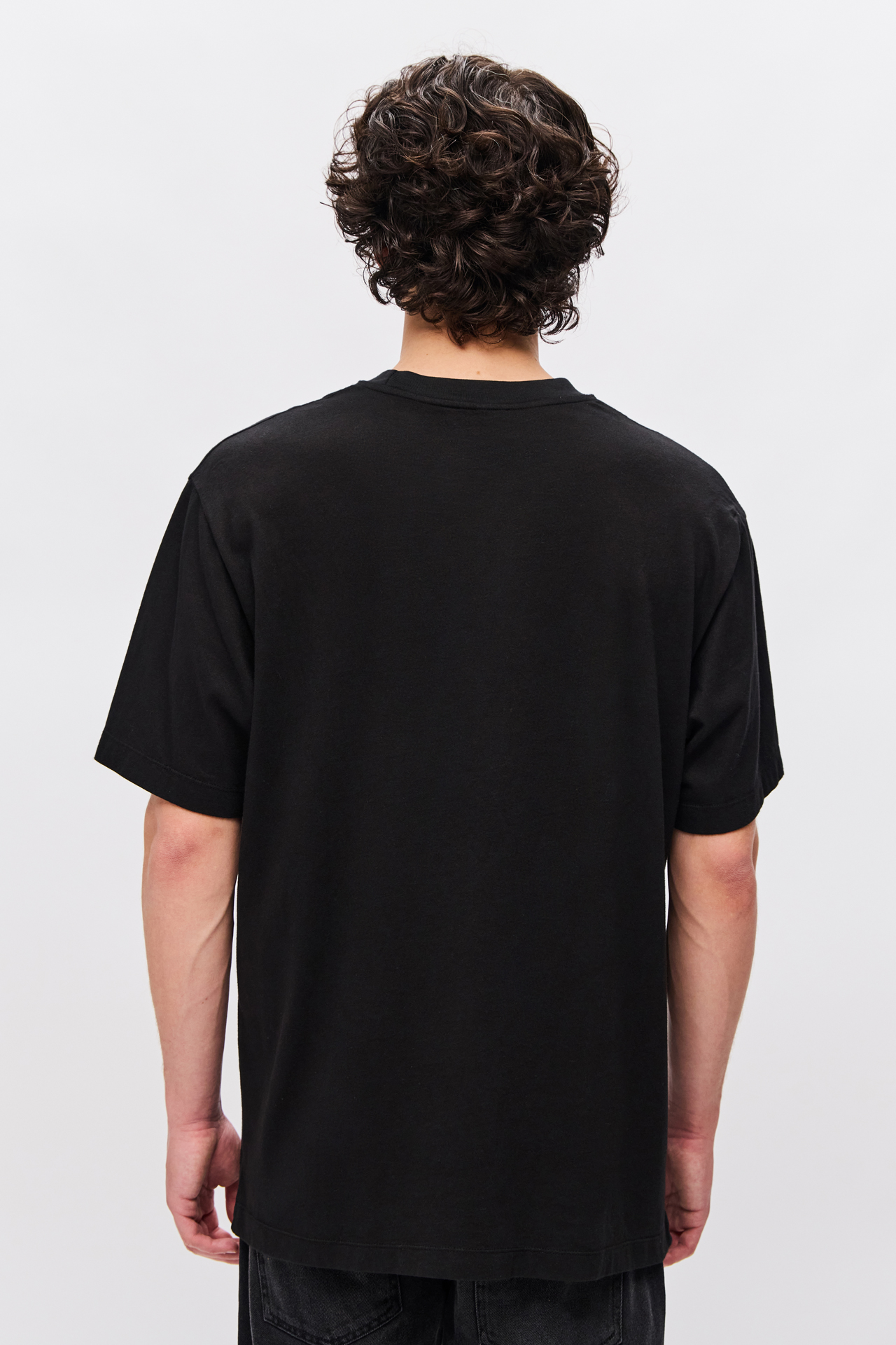 OVERSIZED ROUNDNECK T-SHIRT