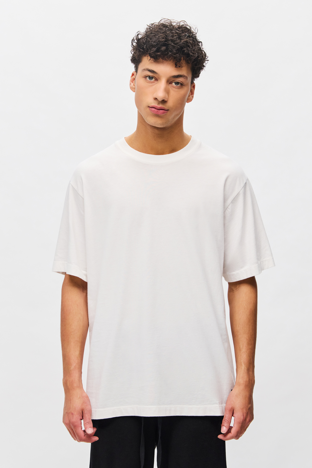 OVERSIZED ROUNDNECK T-SHIRT