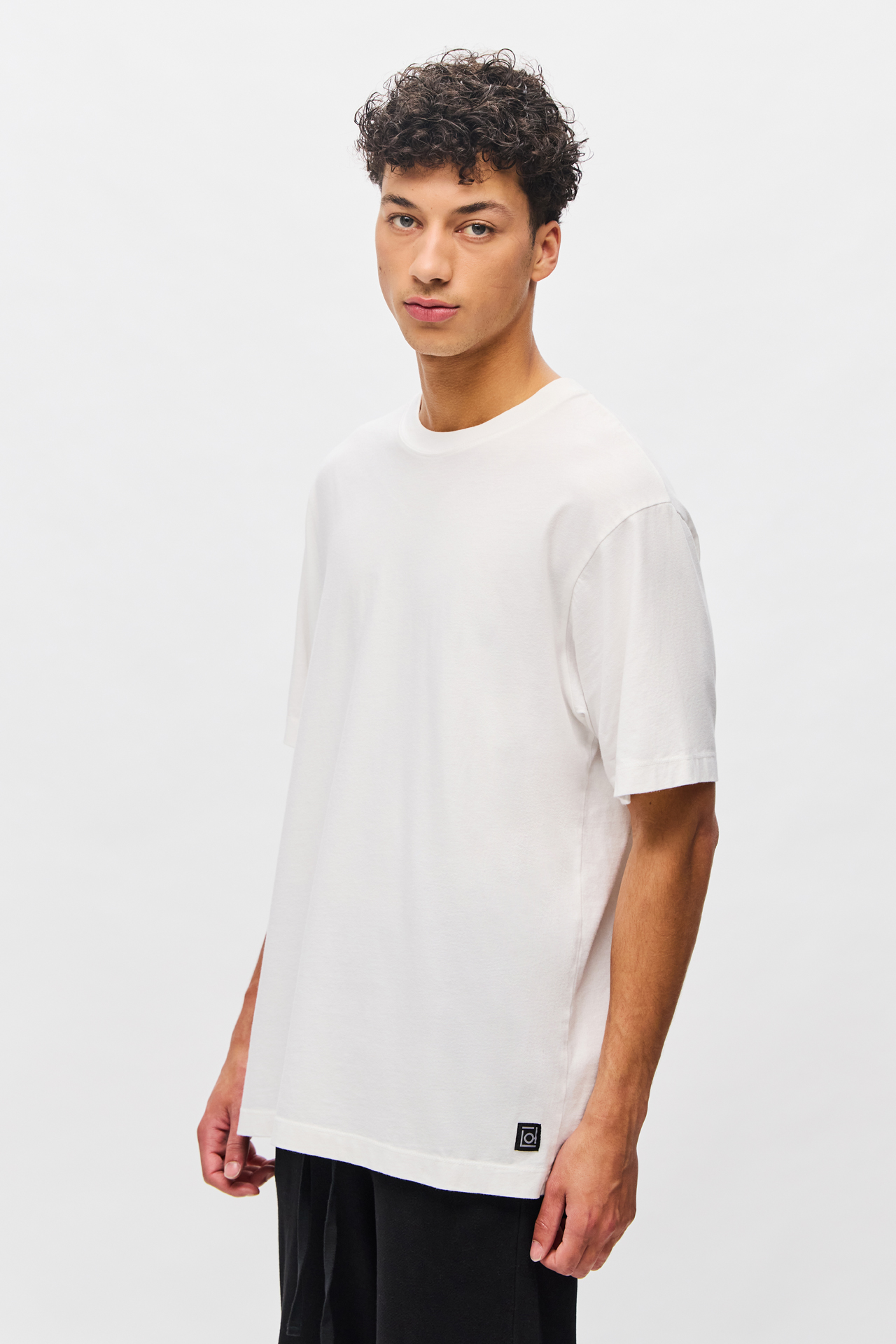 OVERSIZED ROUNDNECK T-SHIRT