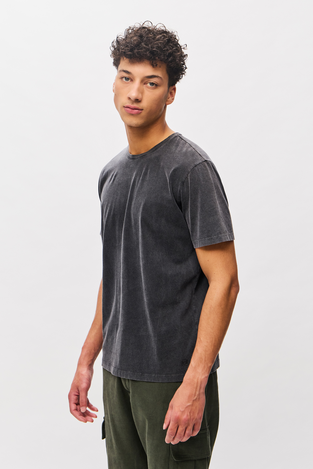 RELAXED T-SHIRT WITH EMBROIDERY