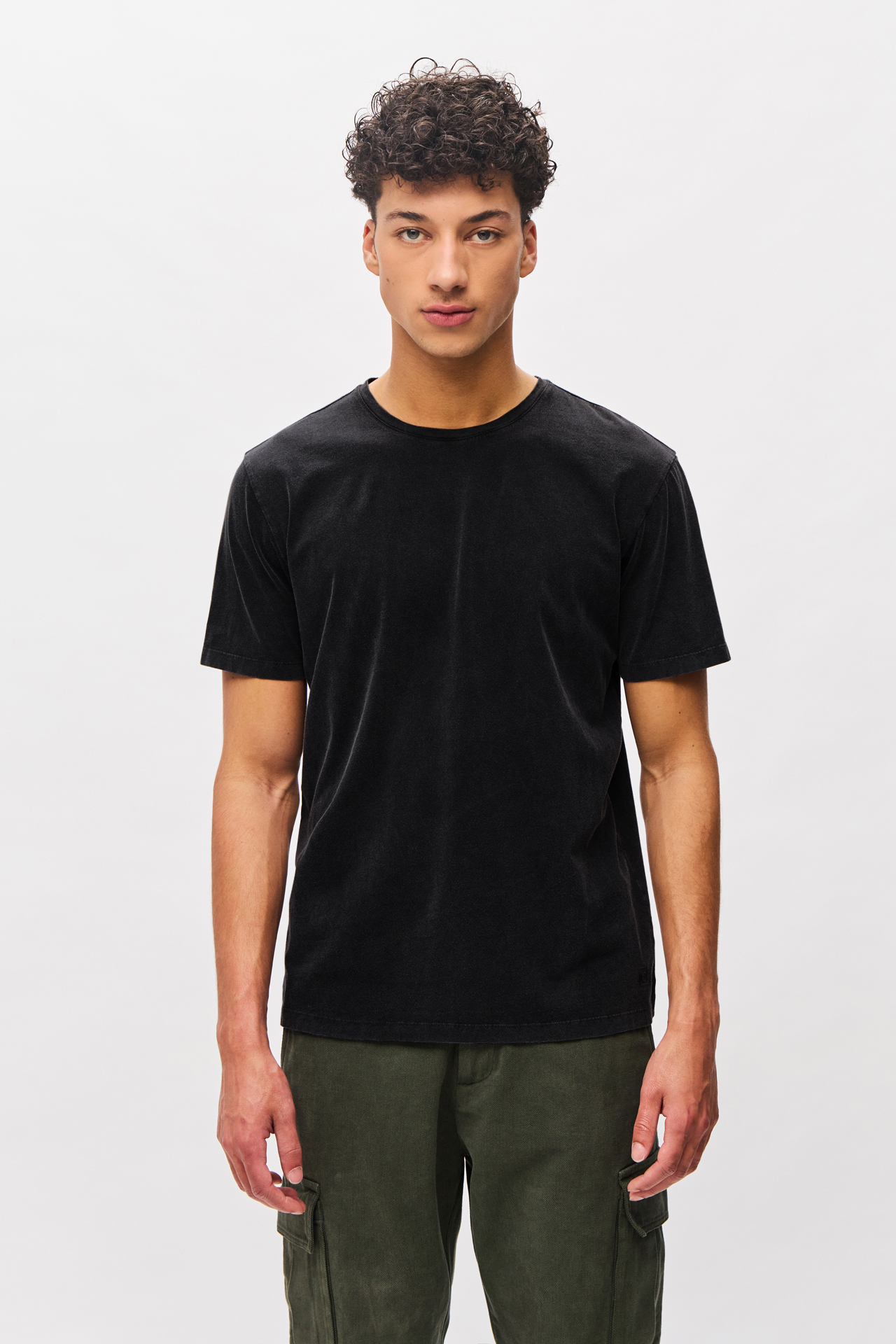RELAXED T-SHIRT WITH EMBROIDERY