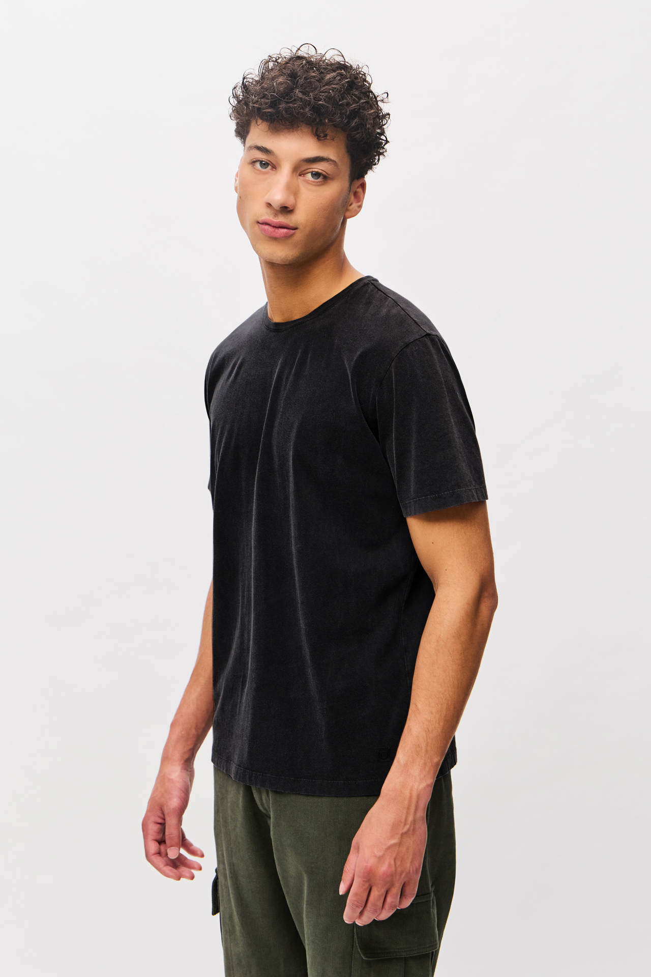 RELAXED T-SHIRT WITH EMBROIDERY