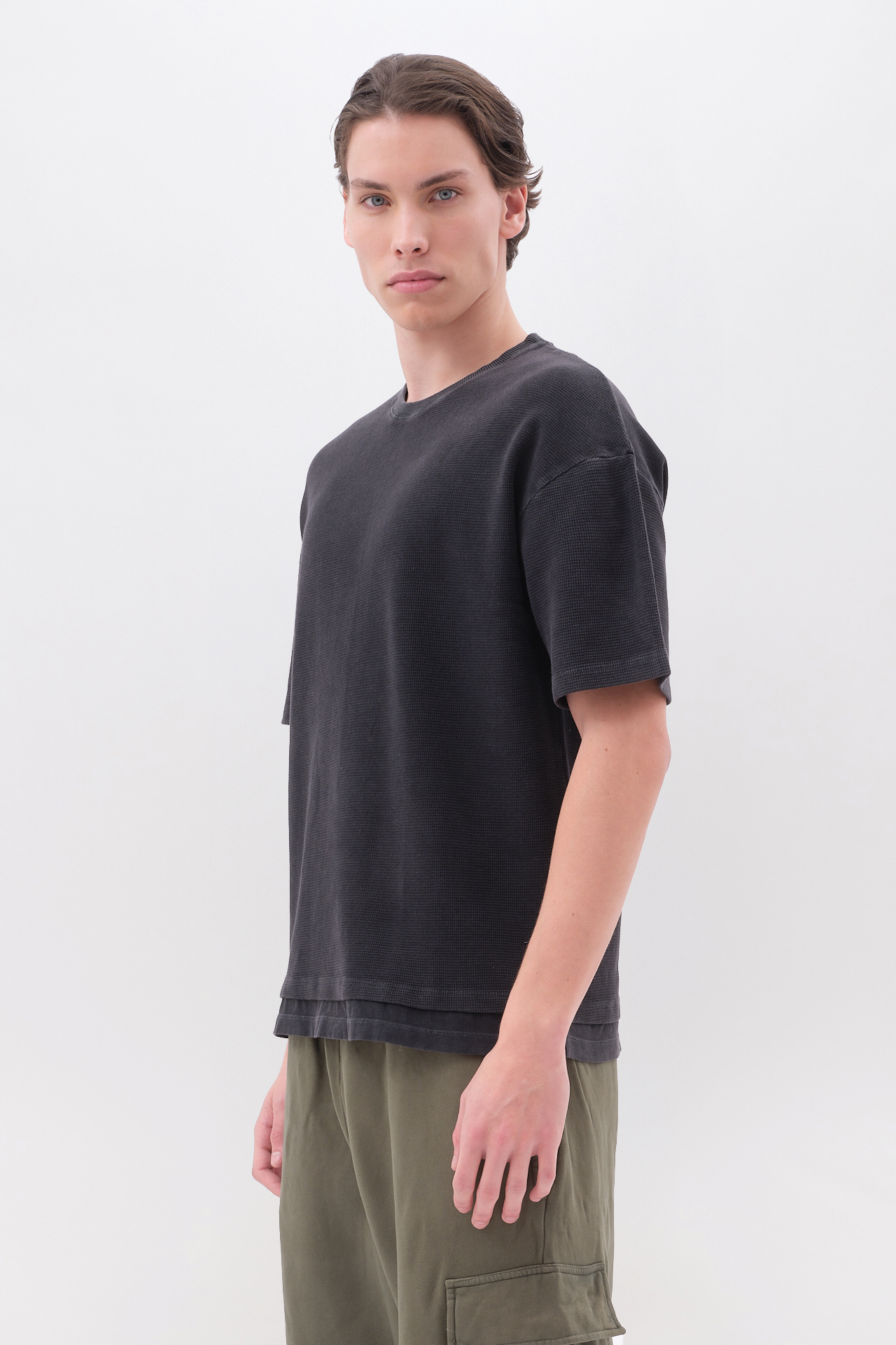 Contrast Detailed T-shirt