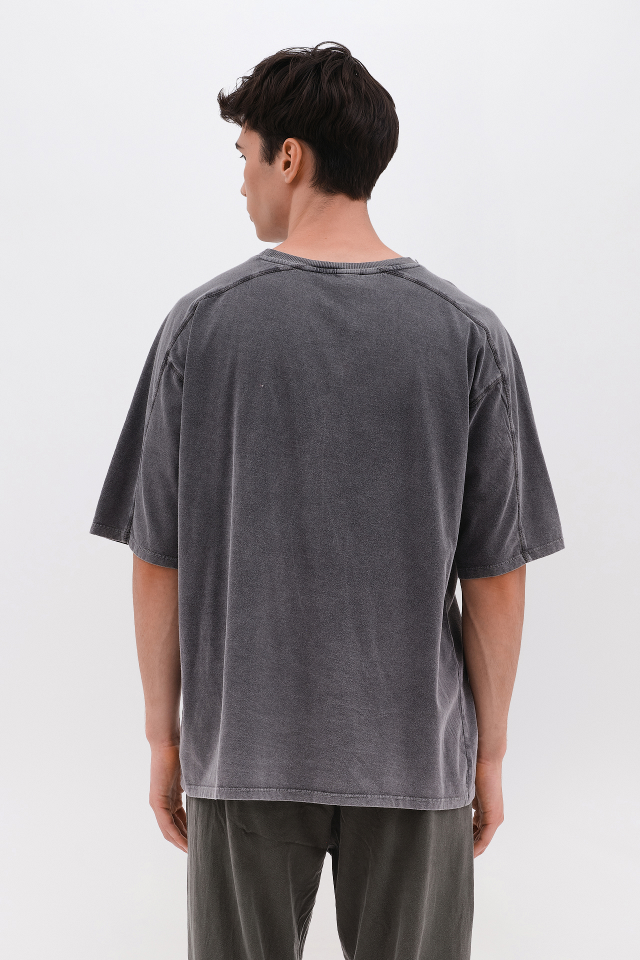 OVERSIZED T-SHIRT WITH DETAILS