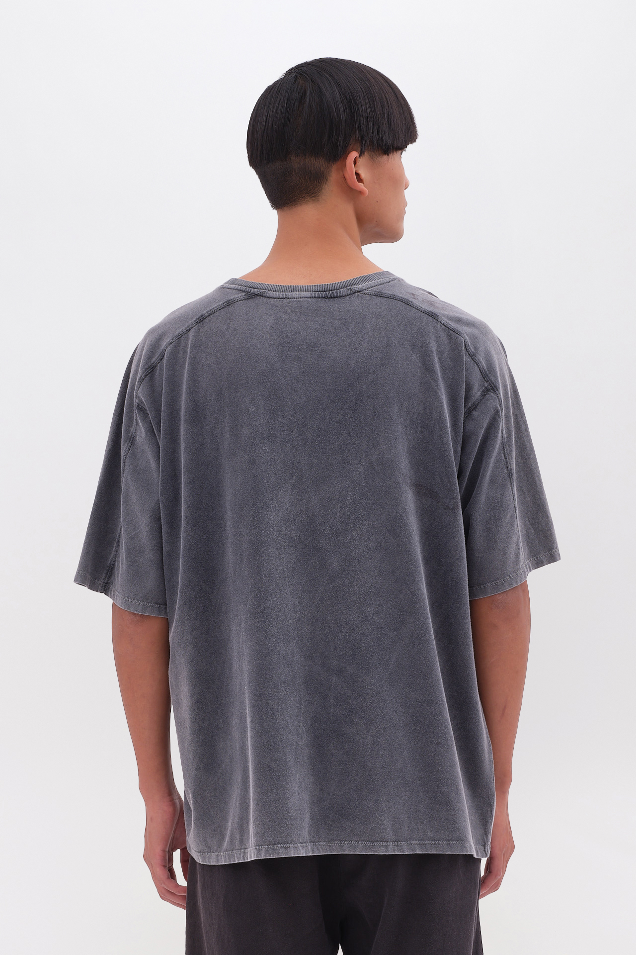 OVERSIZED T-SHIRT WITH DETAILS