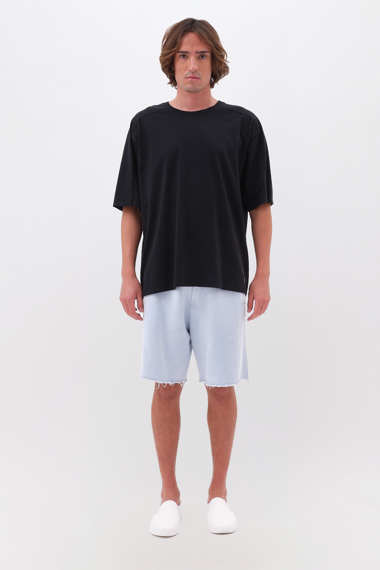 OVERSIZED T-SHIRT WITH DETAILS