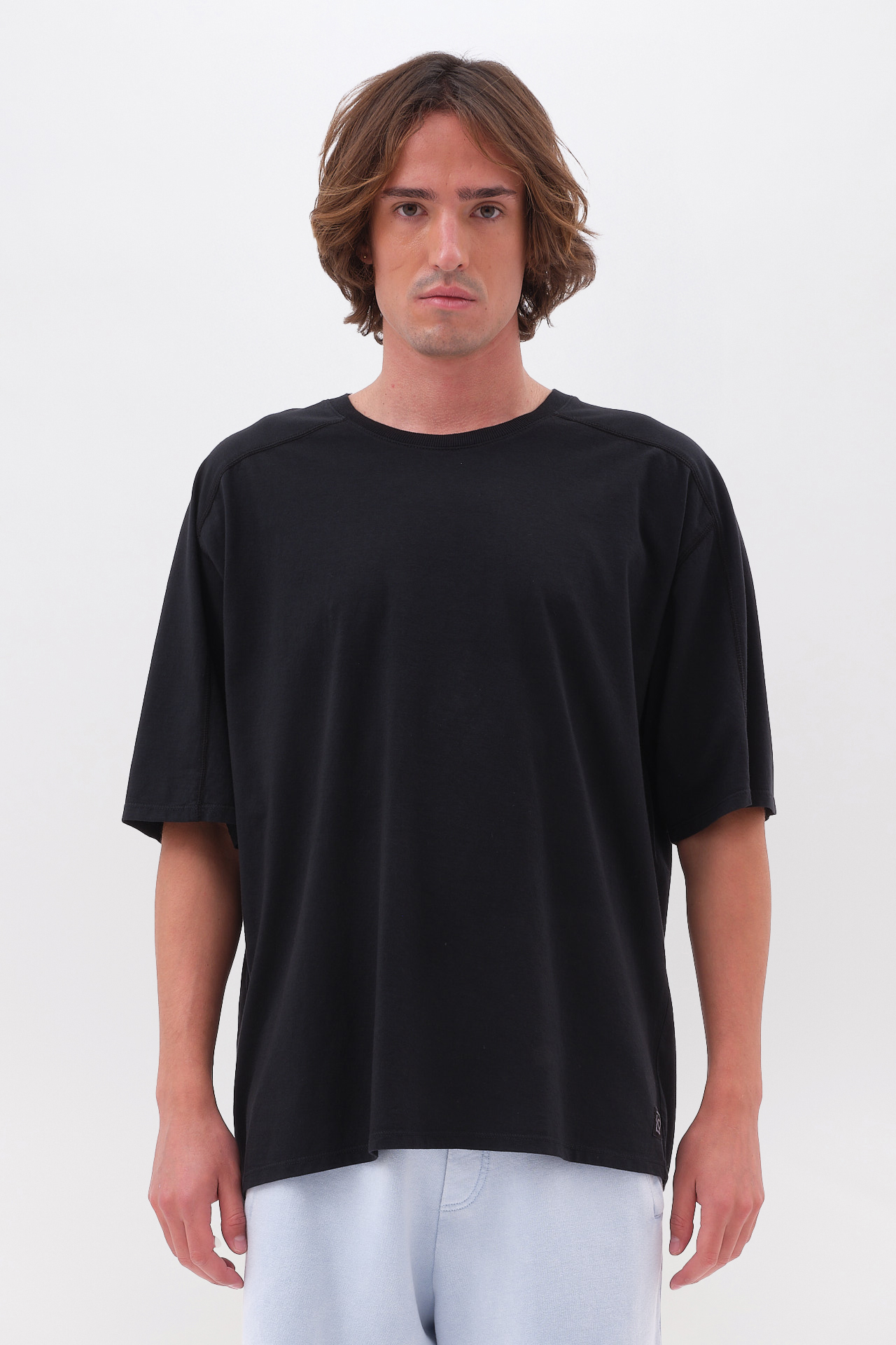OVERSIZED T-SHIRT WITH DETAILS