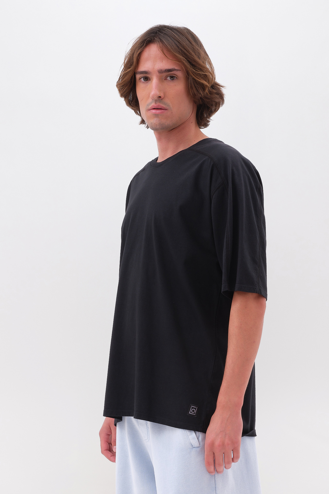 OVERSIZED T-SHIRT WITH DETAILS