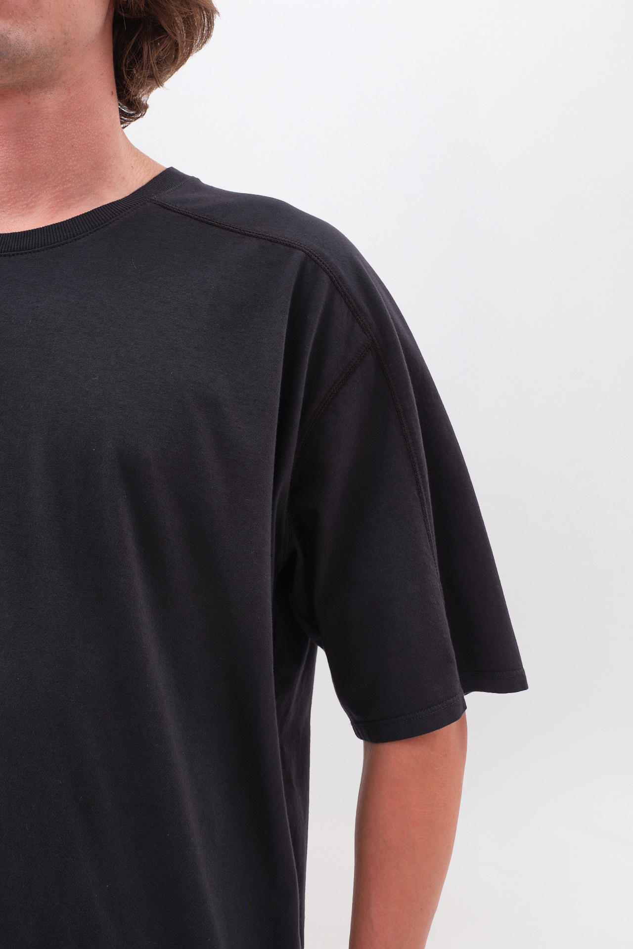 OVERSIZED T-SHIRT WITH DETAILS