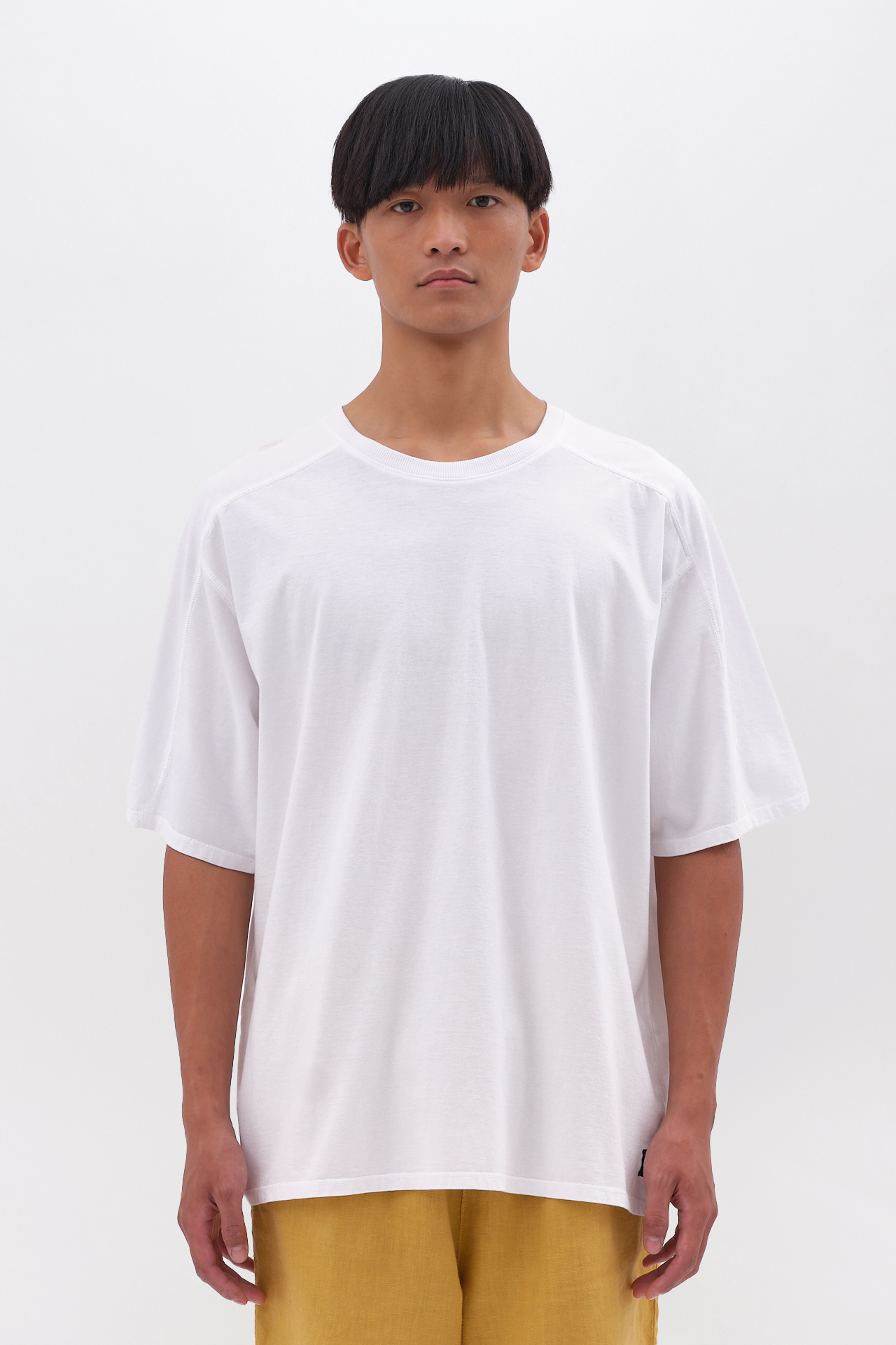 OVERSIZED T-SHIRT WITH DETAILS