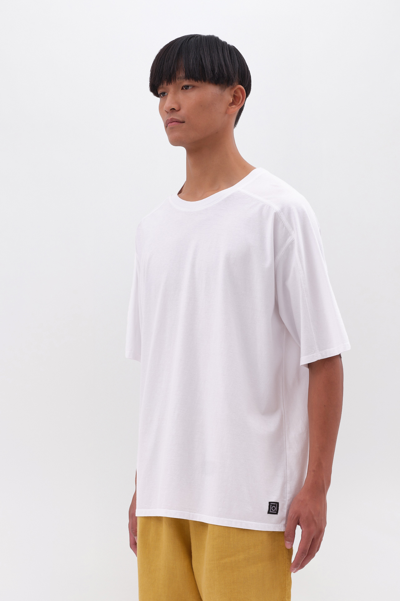 OVERSIZED T-SHIRT WITH DETAILS