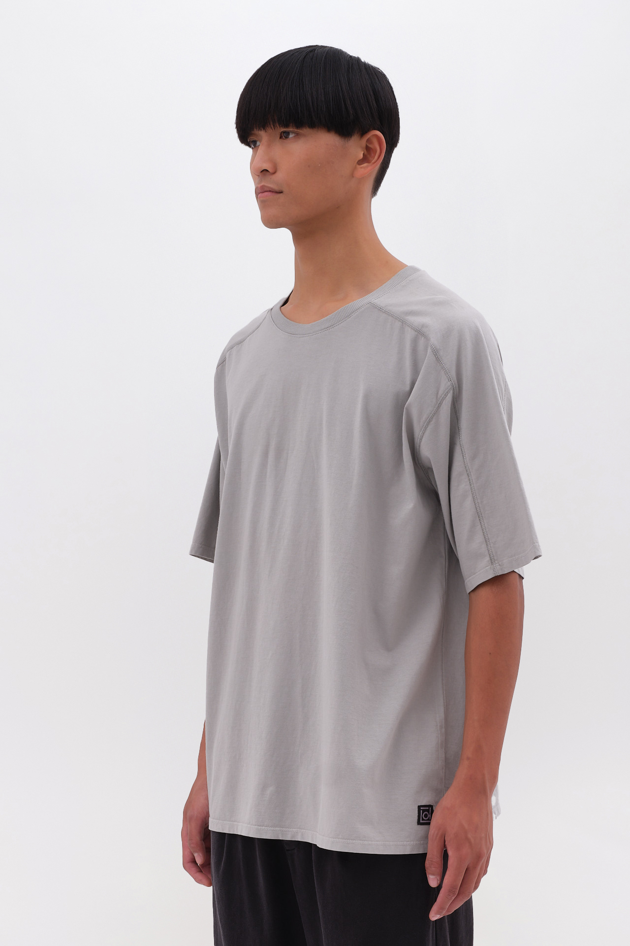 OVERSIZED T-SHIRT WITH DETAILS