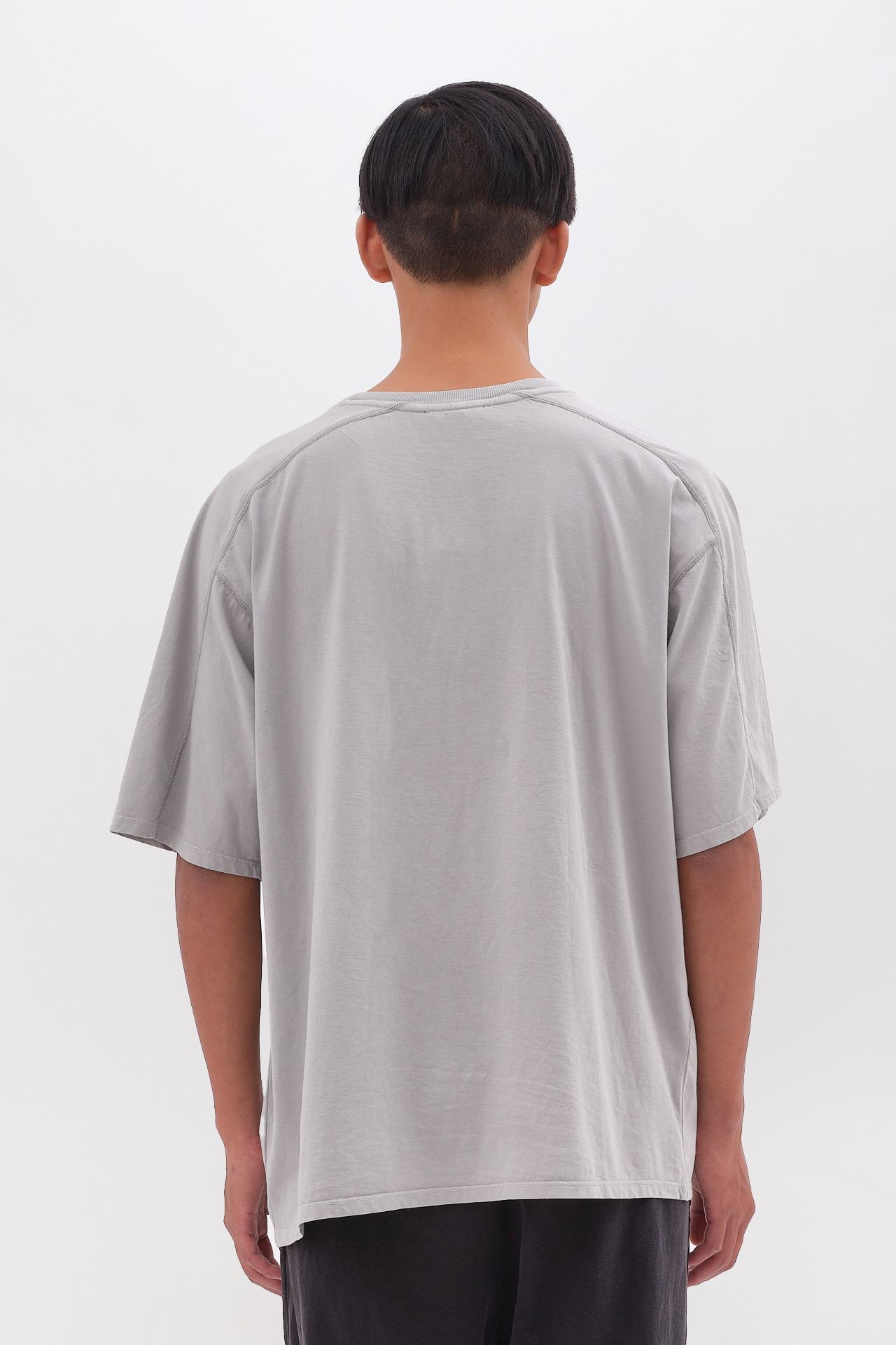 OVERSIZED T-SHIRT WITH DETAILS